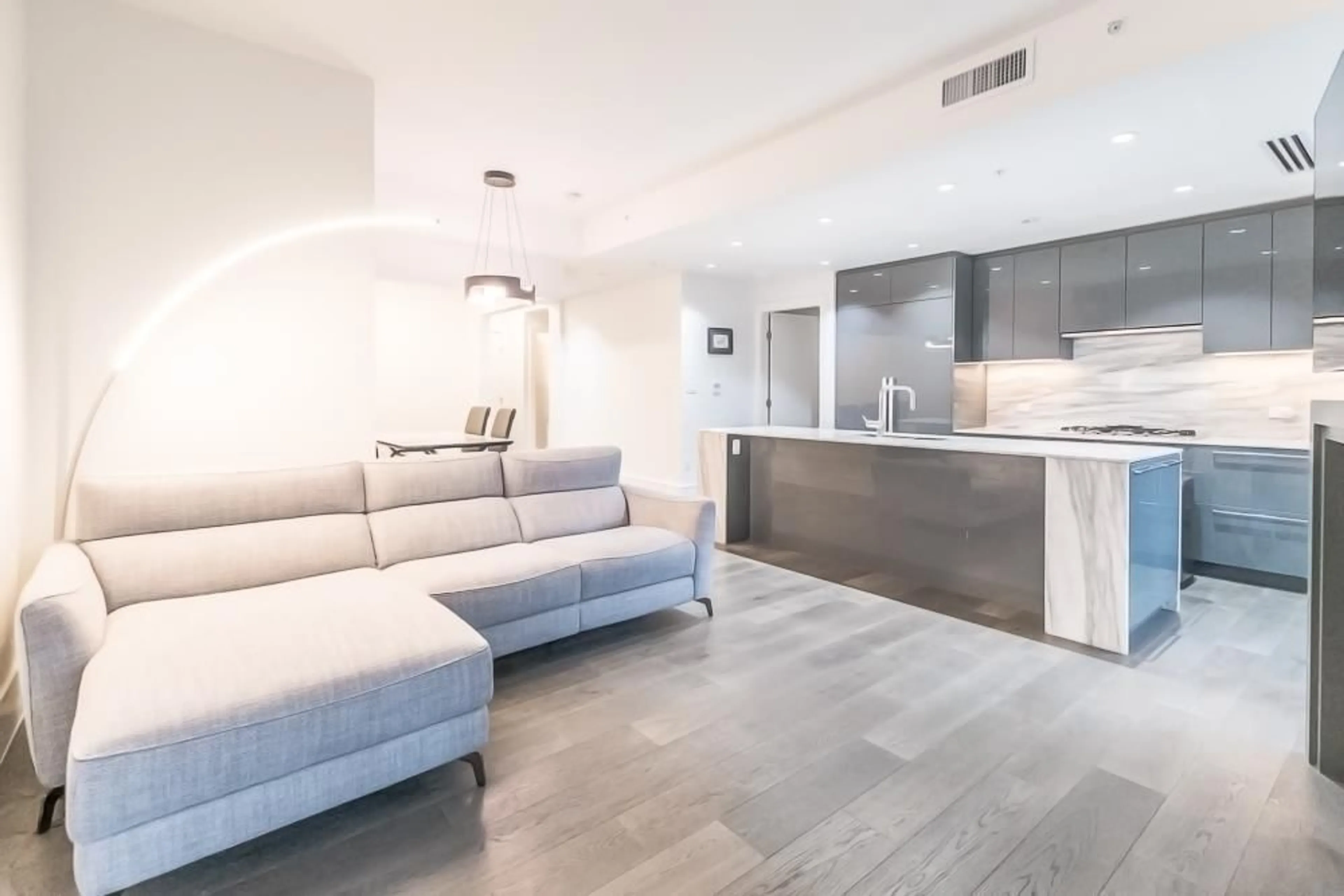 Open concept kitchen, unknown for 604 - 1500 MARTIN, White Rock British Columbia V4B0C2