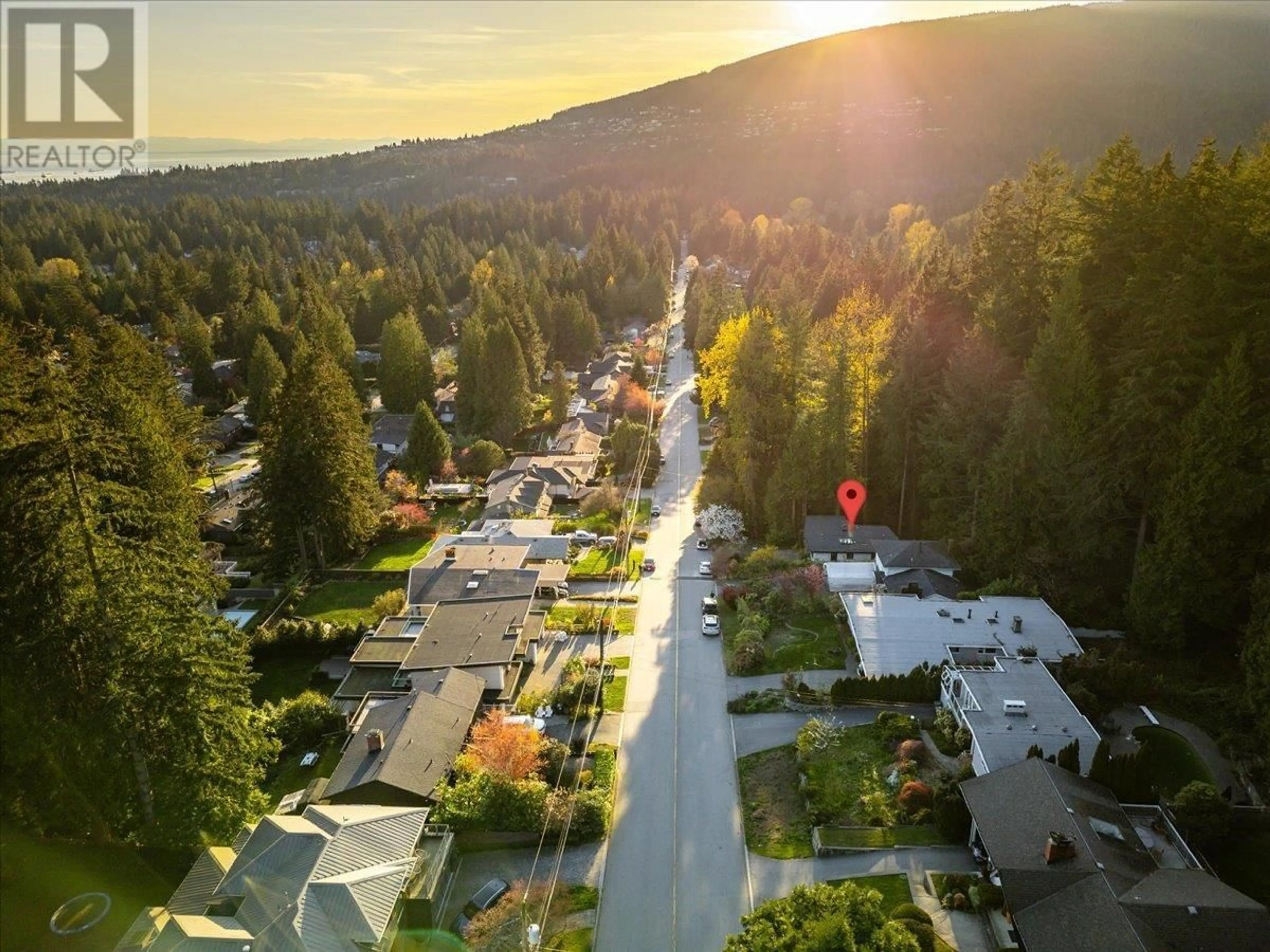 A pic from outside/outdoor area/front of a property/back of a property/a pic from drone, mountain view for 868 PROSPECT AVENUE, North Vancouver British Columbia V7R2M3