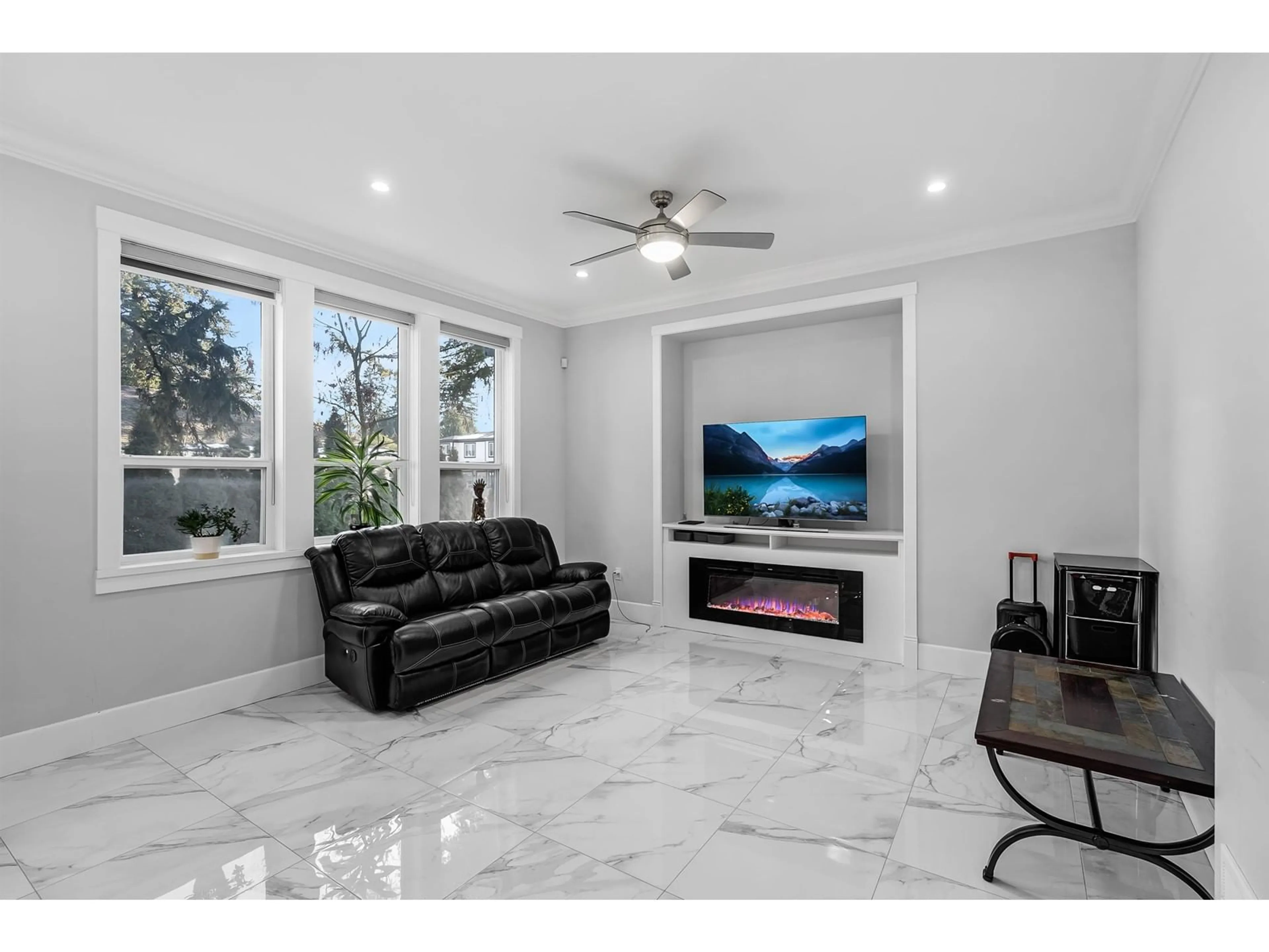 Home theater for 8646 154A, Surrey British Columbia V3S3N8