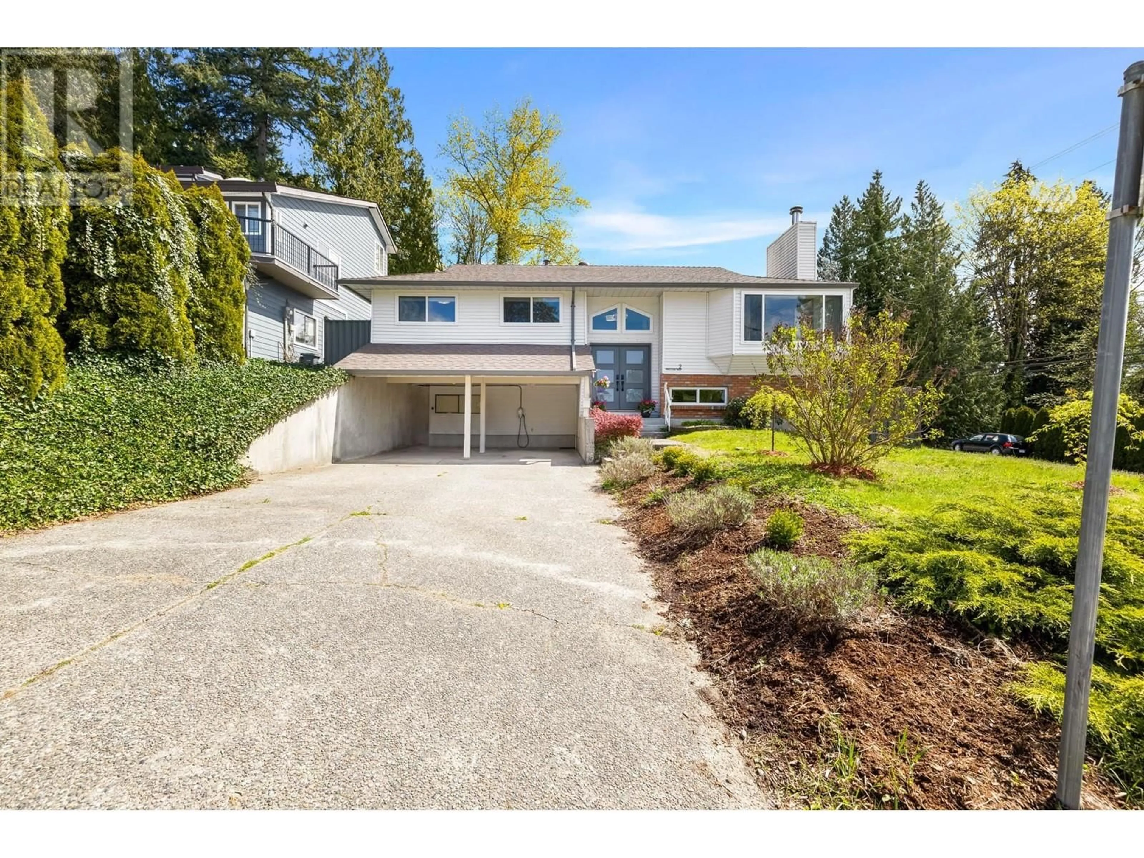 Home with vinyl exterior material, street for 2 WALTON WAY, Port Moody British Columbia V3H3P3