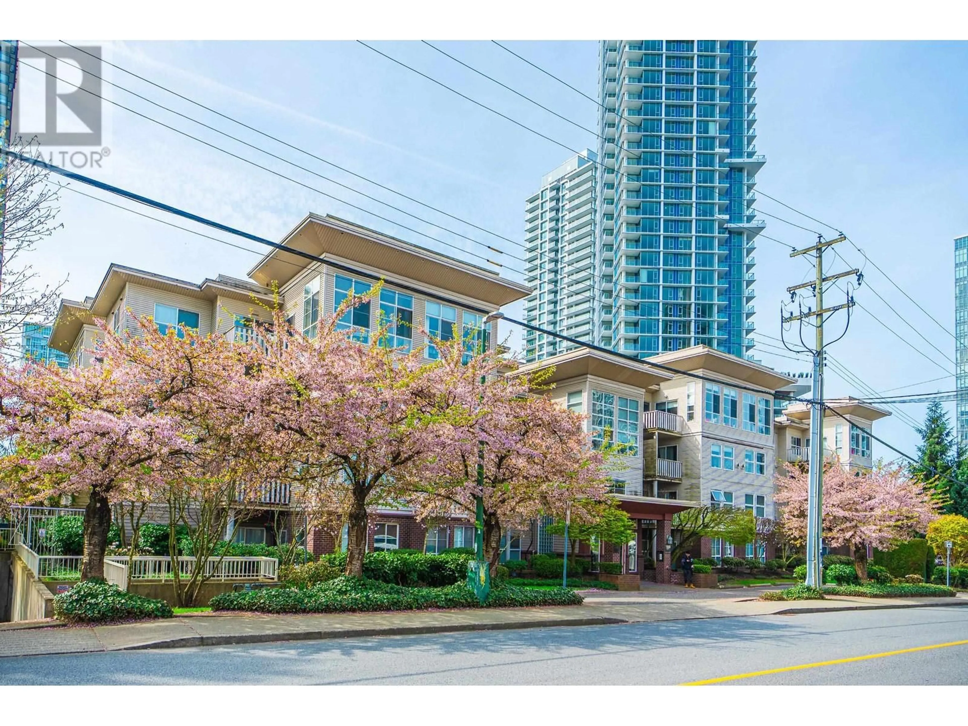 Patio, street for 411 - 522 SMITH AVENUE, Coquitlam British Columbia V3J7X7