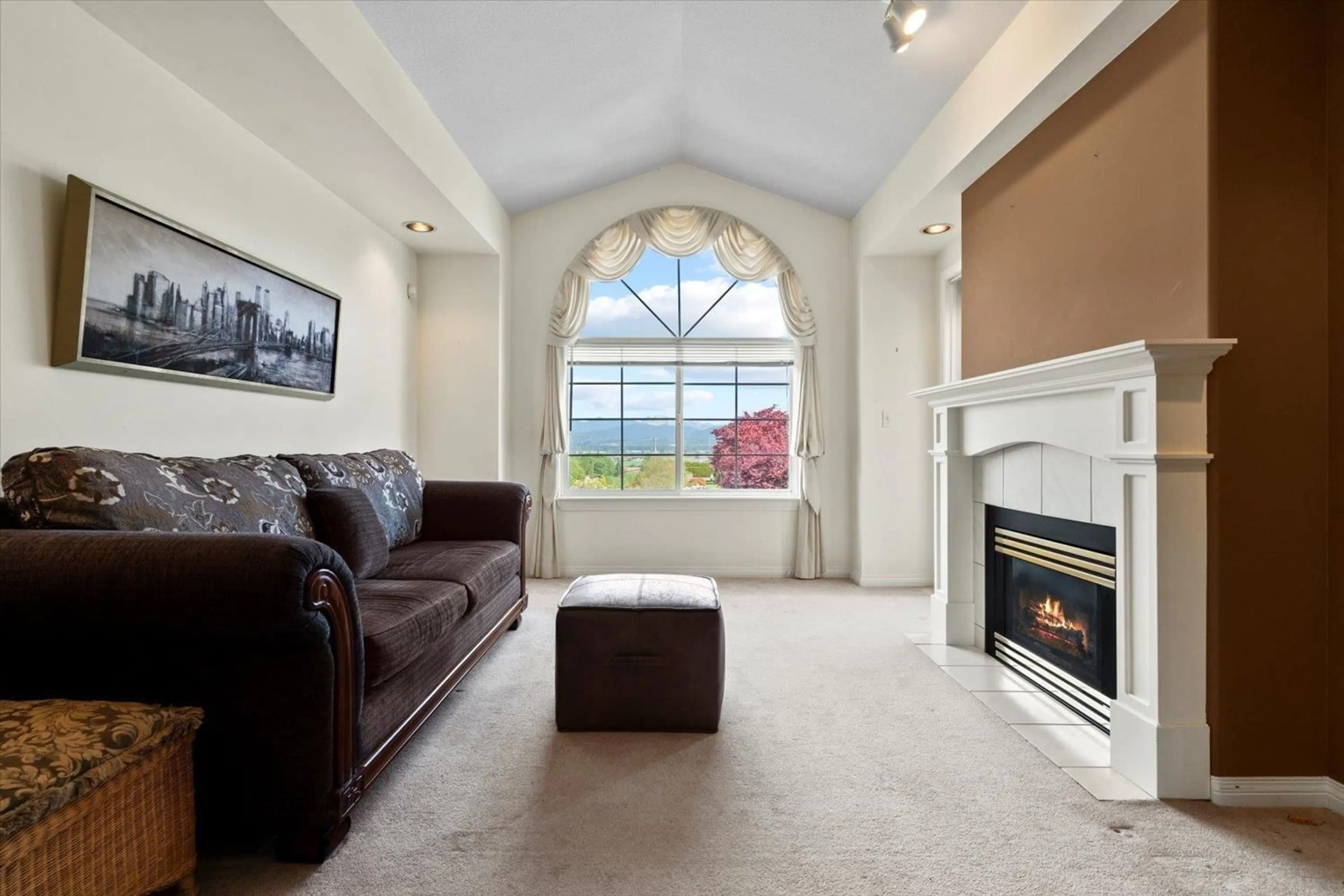 Living room with furniture, unknown for 46 - 32777 CHILCOTIN, Abbotsford British Columbia V2T5W4