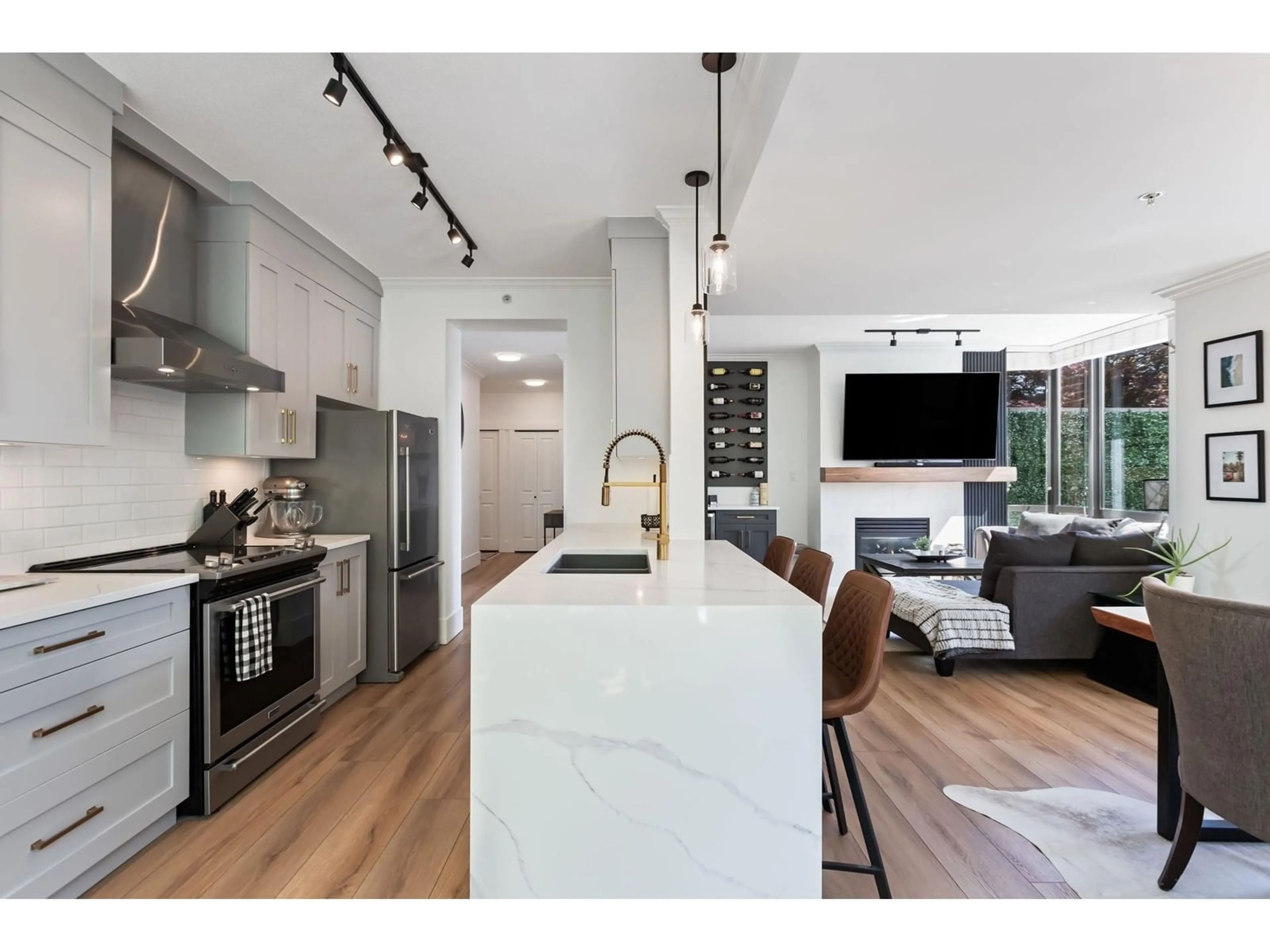 Open concept kitchen, unknown for 101 - 1551 FOSTER, White Rock British Columbia V4B5M1
