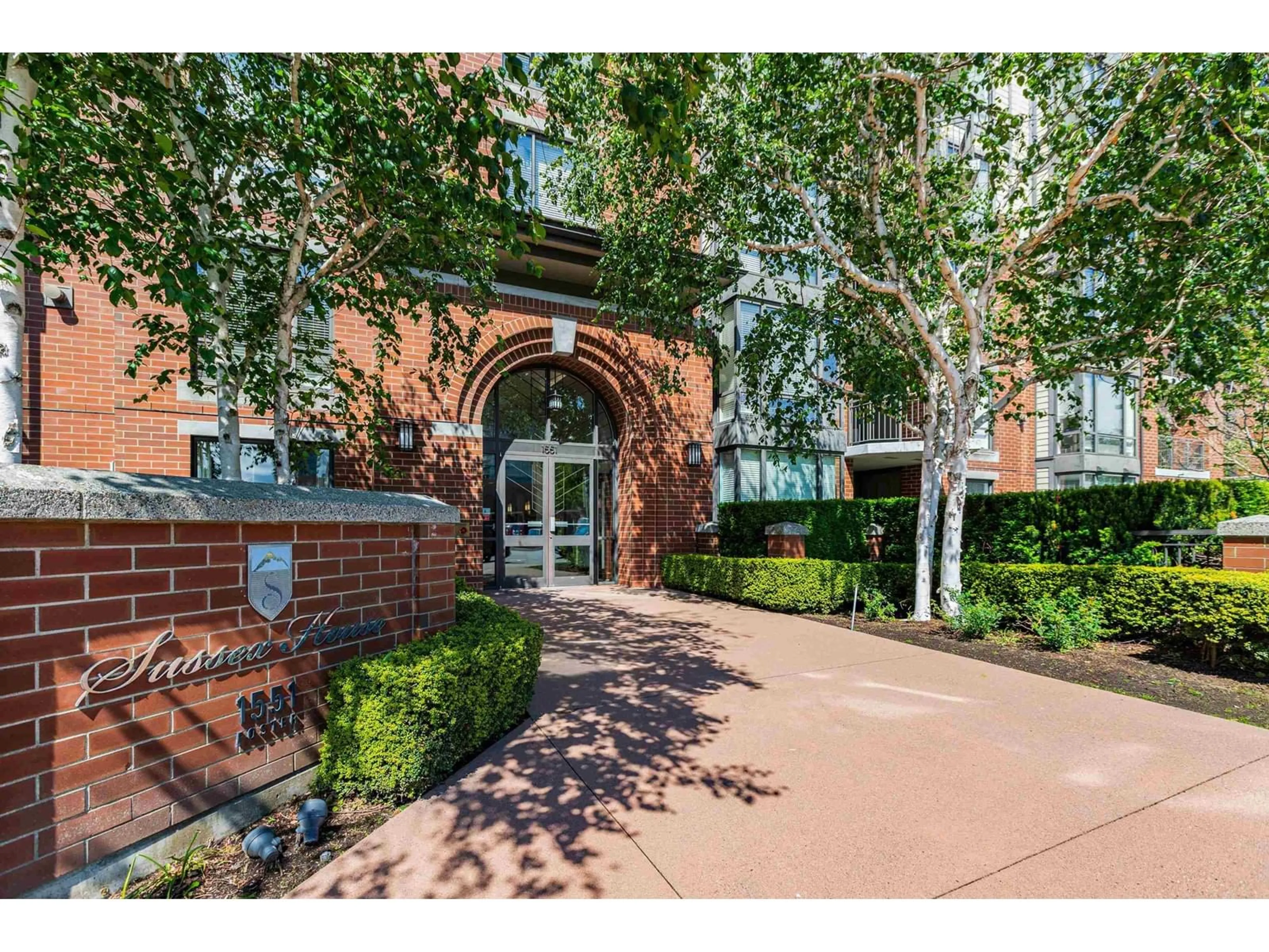 Indoor foyer for 101 - 1551 FOSTER, White Rock British Columbia V4B5M1