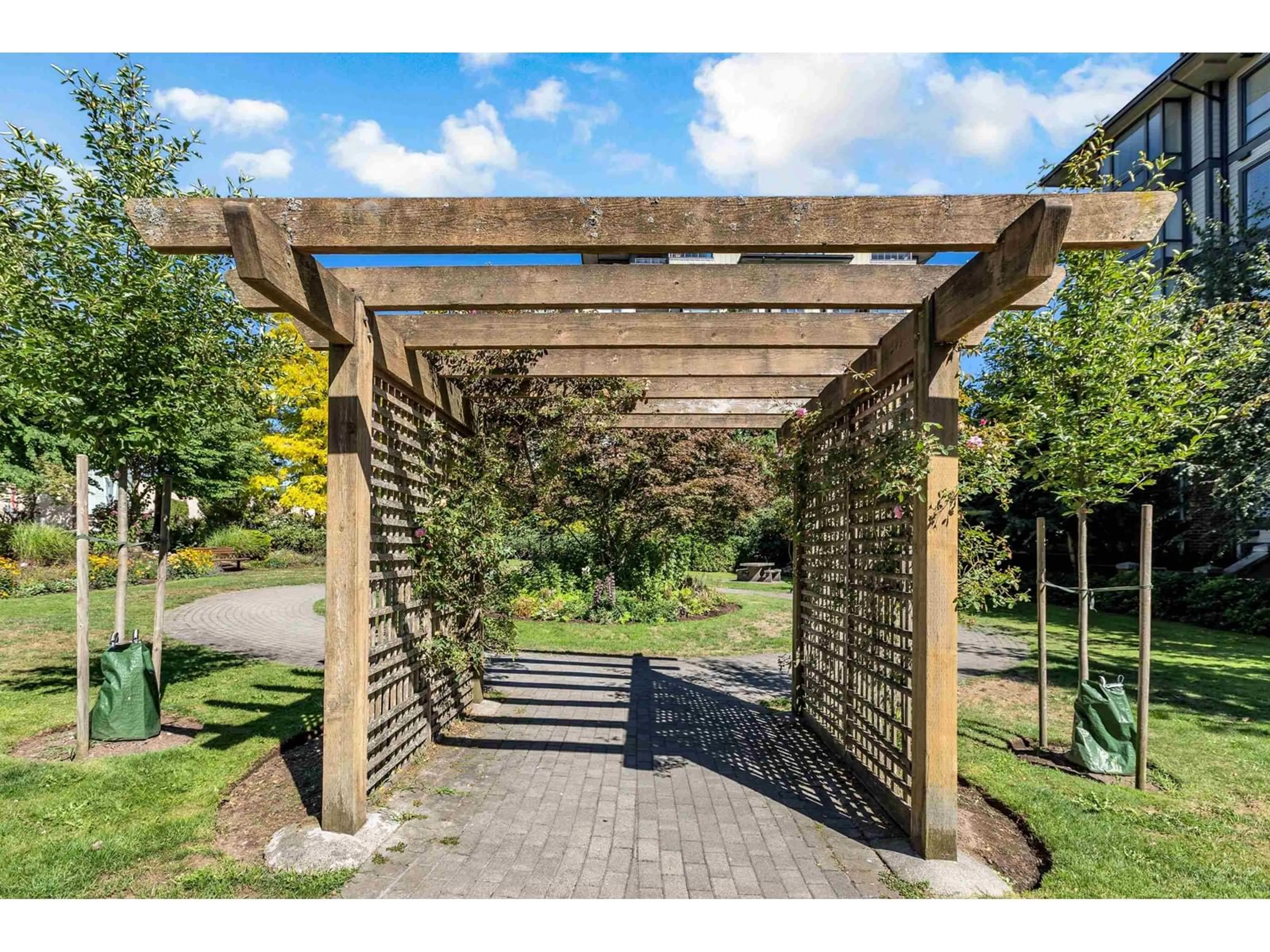 Patio, street for 101 - 1551 FOSTER, White Rock British Columbia V4B5M1