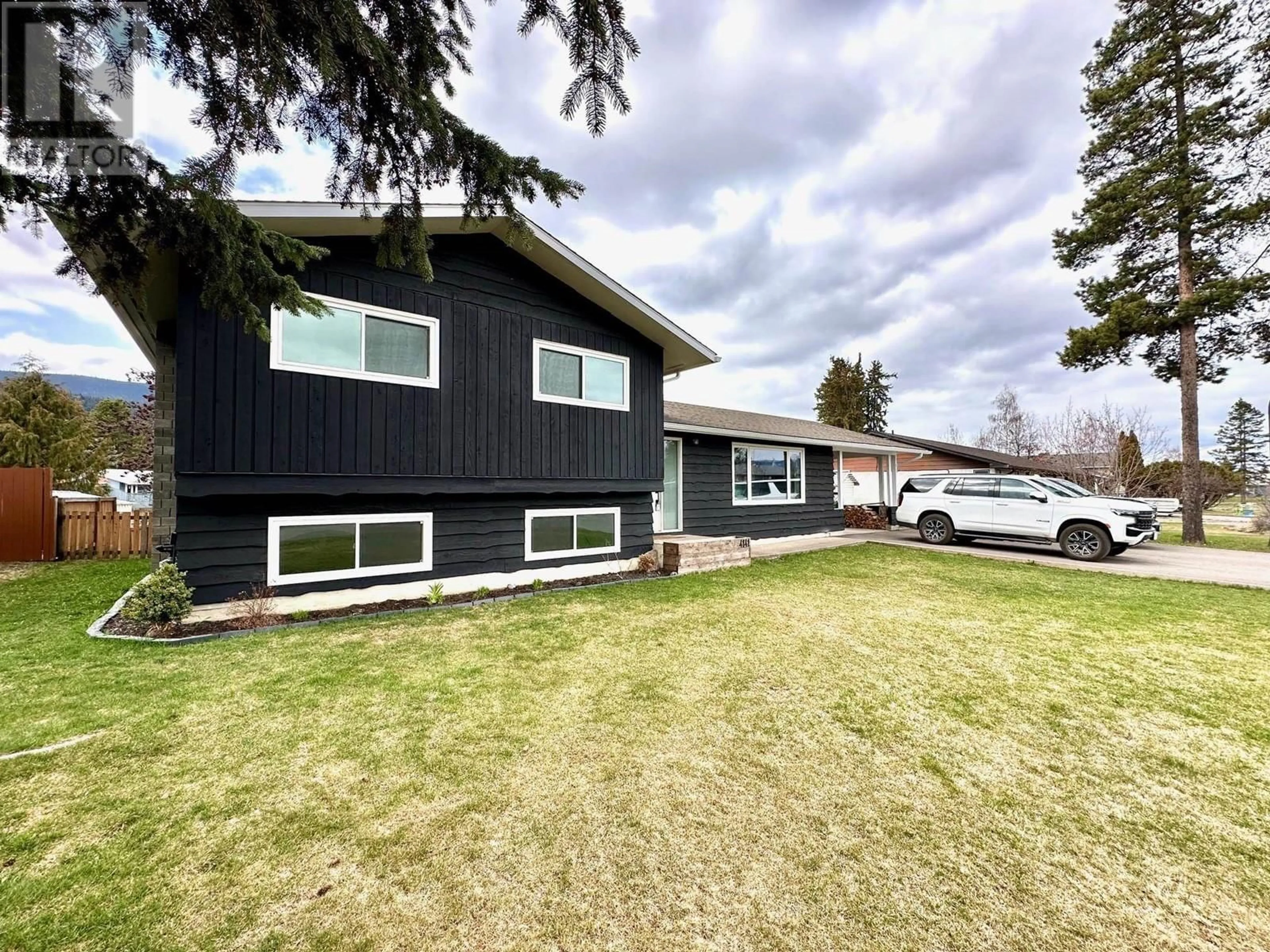 Home with vinyl exterior material, unknown for 4141 7TH AVENUE, Smithers British Columbia V0J2N0