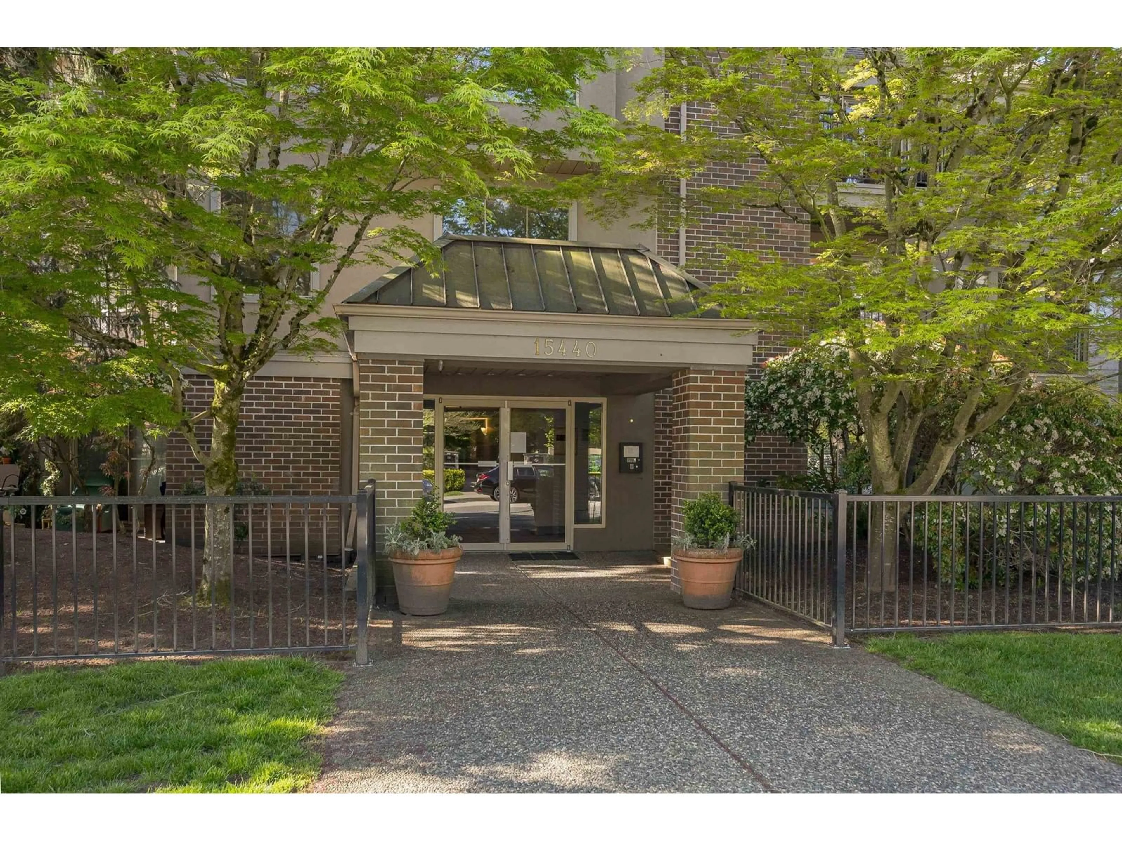 Indoor foyer for 302 - 15440 VINE, White Rock British Columbia V4B2T4