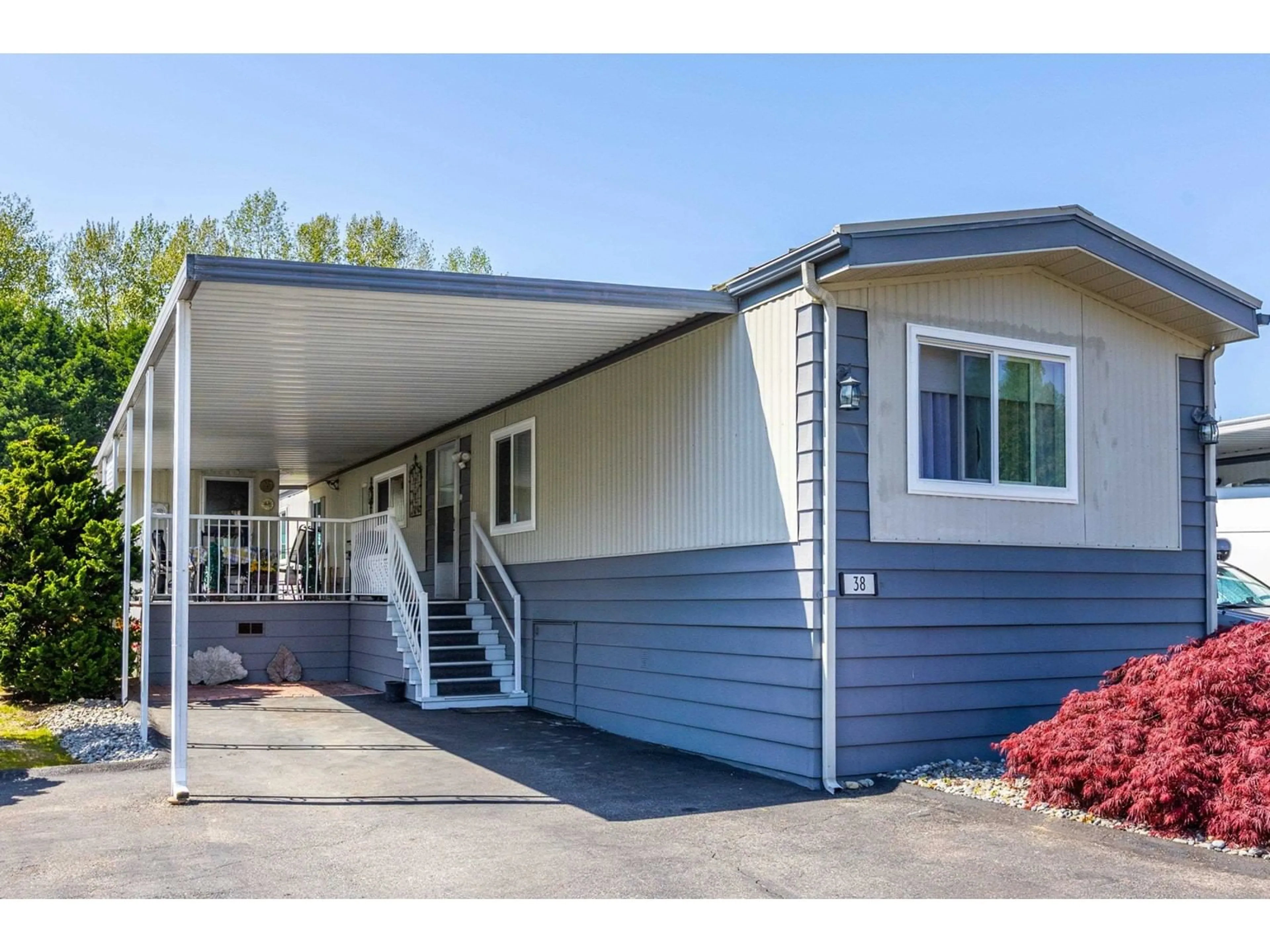 Home with vinyl exterior material, street for 38 - 2270 196, Langley British Columbia V2Z1N6