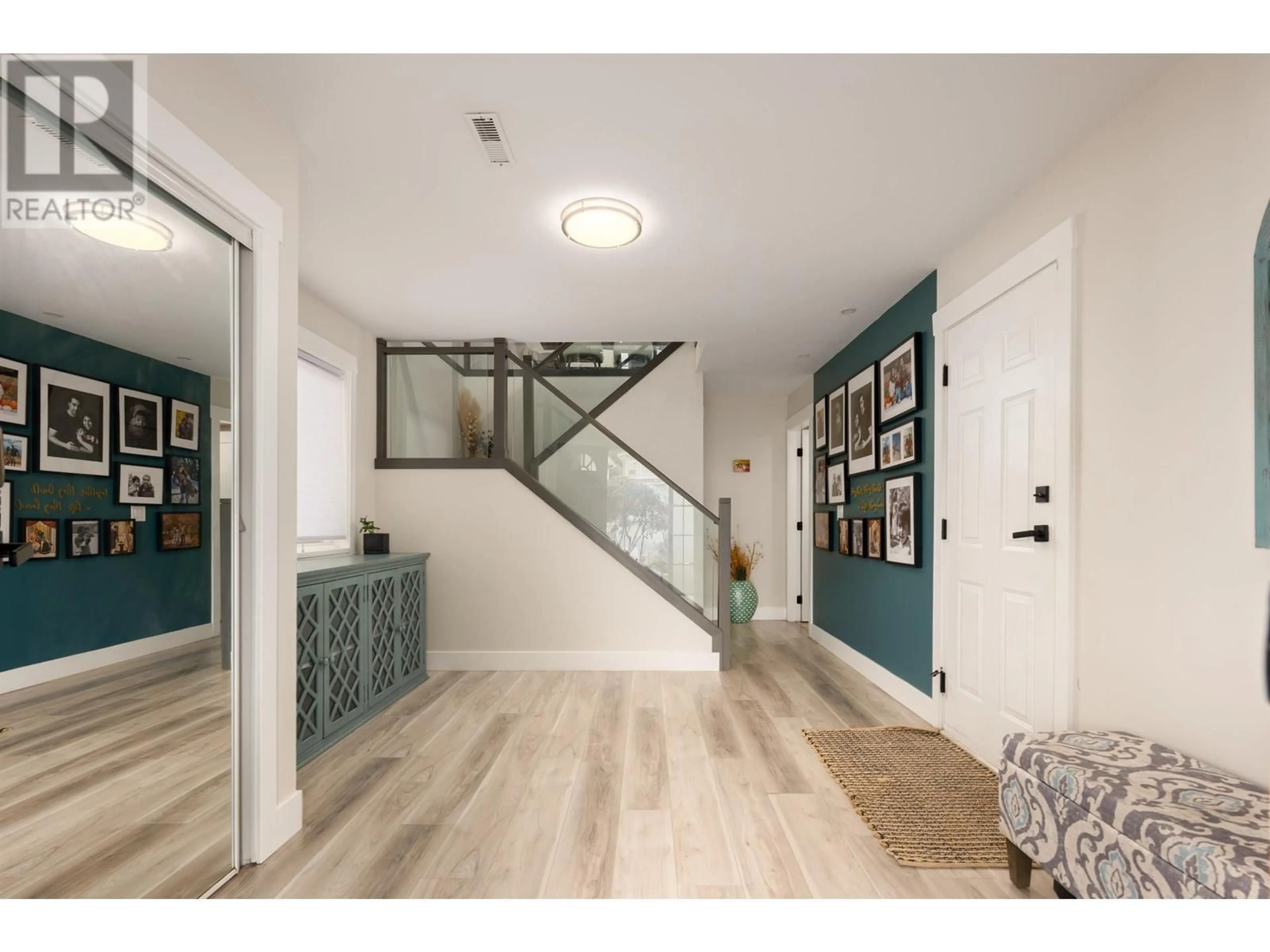 Indoor entryway for 1282 LINCOLN DRIVE, Port Coquitlam British Columbia V3B7J5