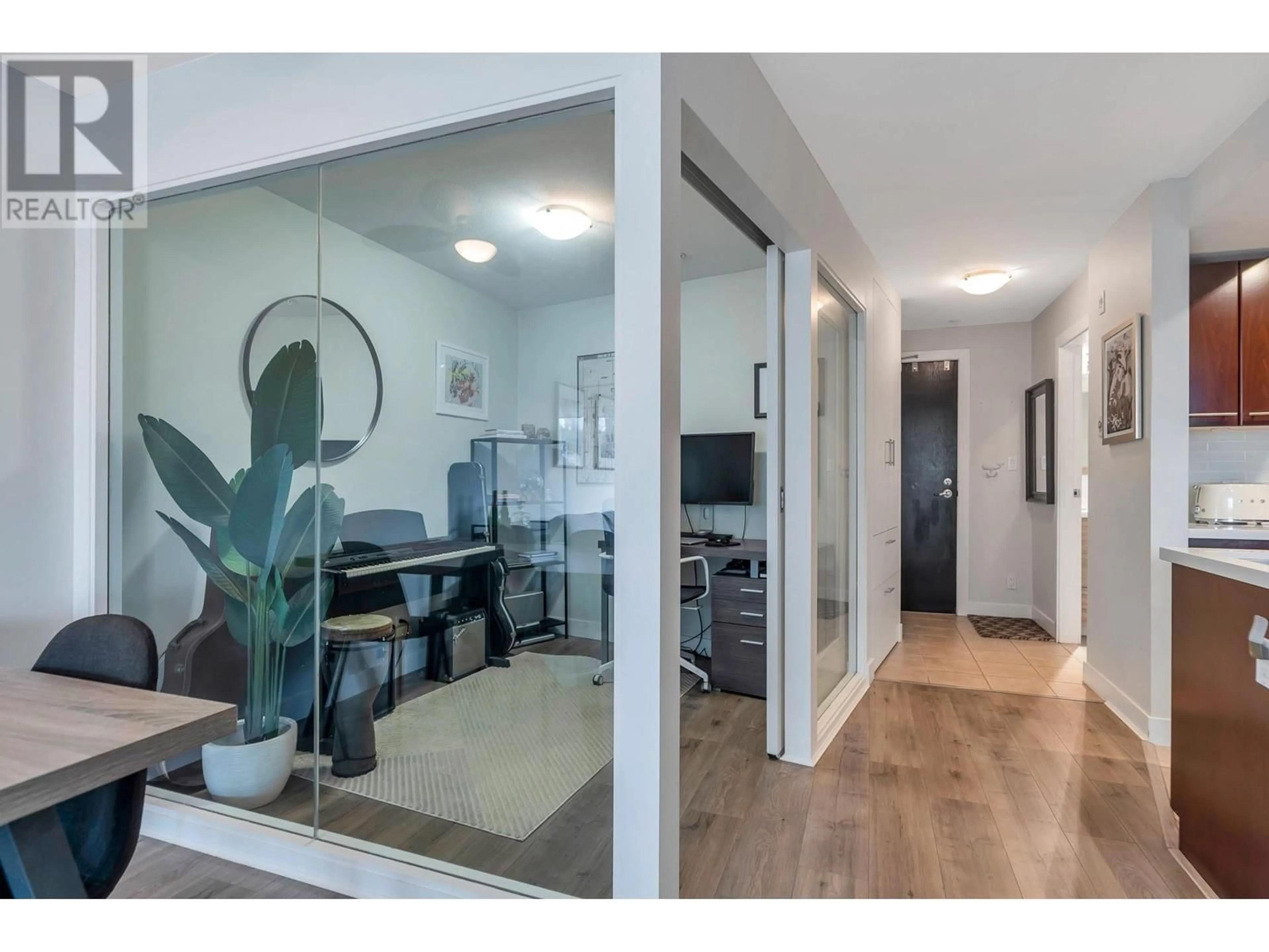 Indoor entryway for 302 - 2525 BLENHEIM STREET, Vancouver British Columbia V6K4W6