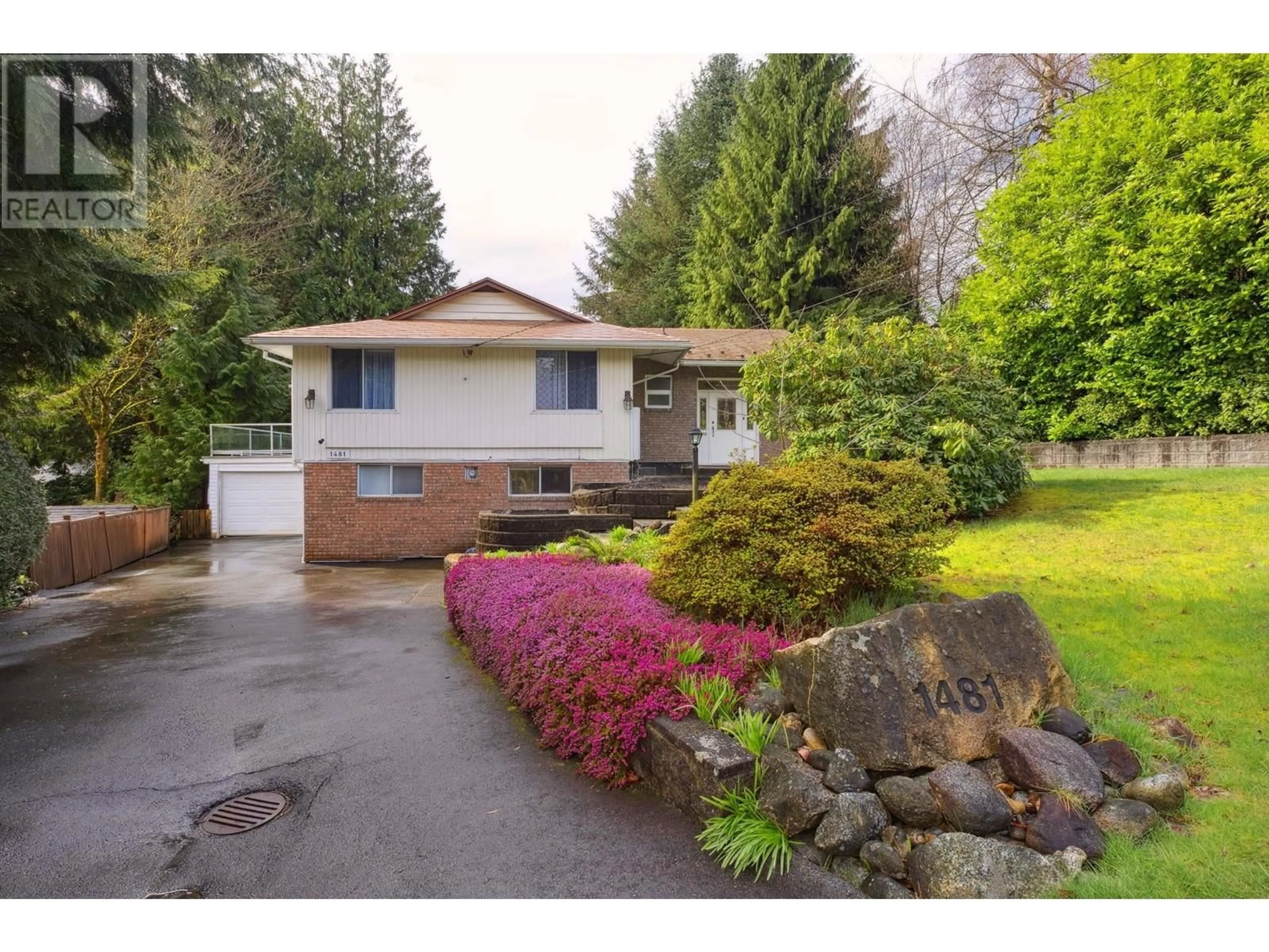 Home with vinyl exterior material, street for 1481 20TH STREET, North Vancouver British Columbia V7J1M9
