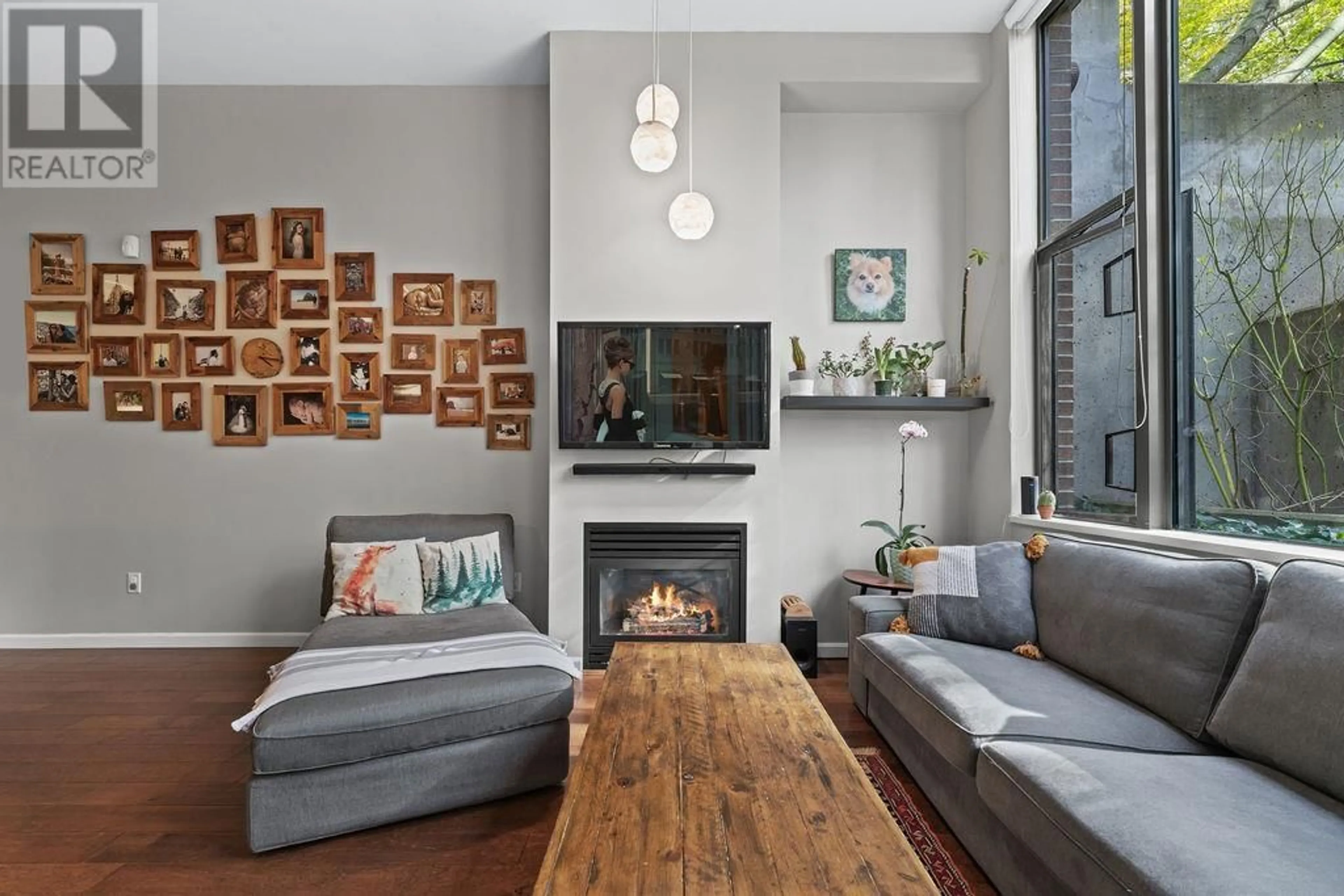 Living room with furniture, unknown for 103 - 170 1ST STREET, North Vancouver British Columbia V7M3P2