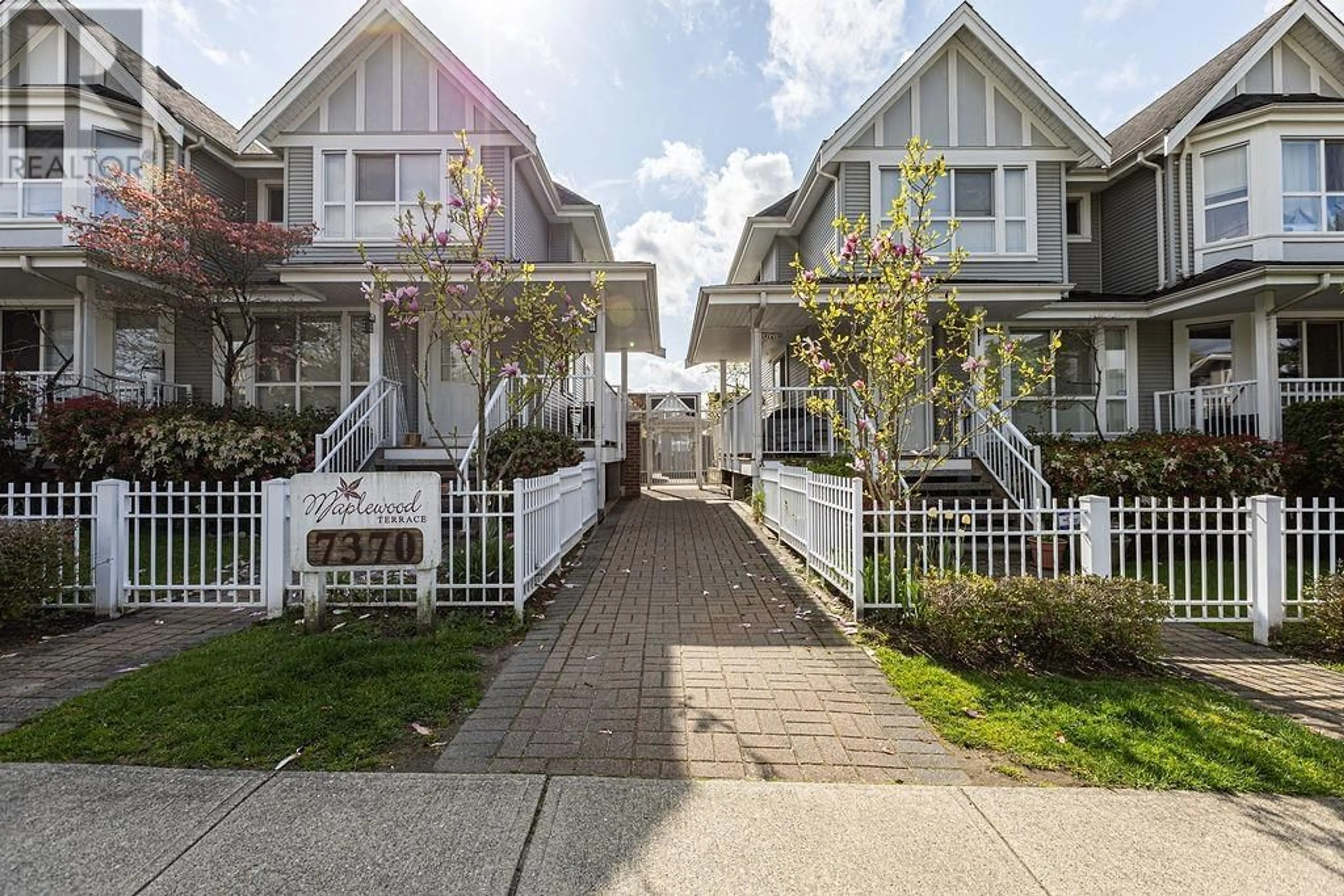 Unknown for 10 - 7370 STRIDE AVENUE, Burnaby British Columbia V3N5E6