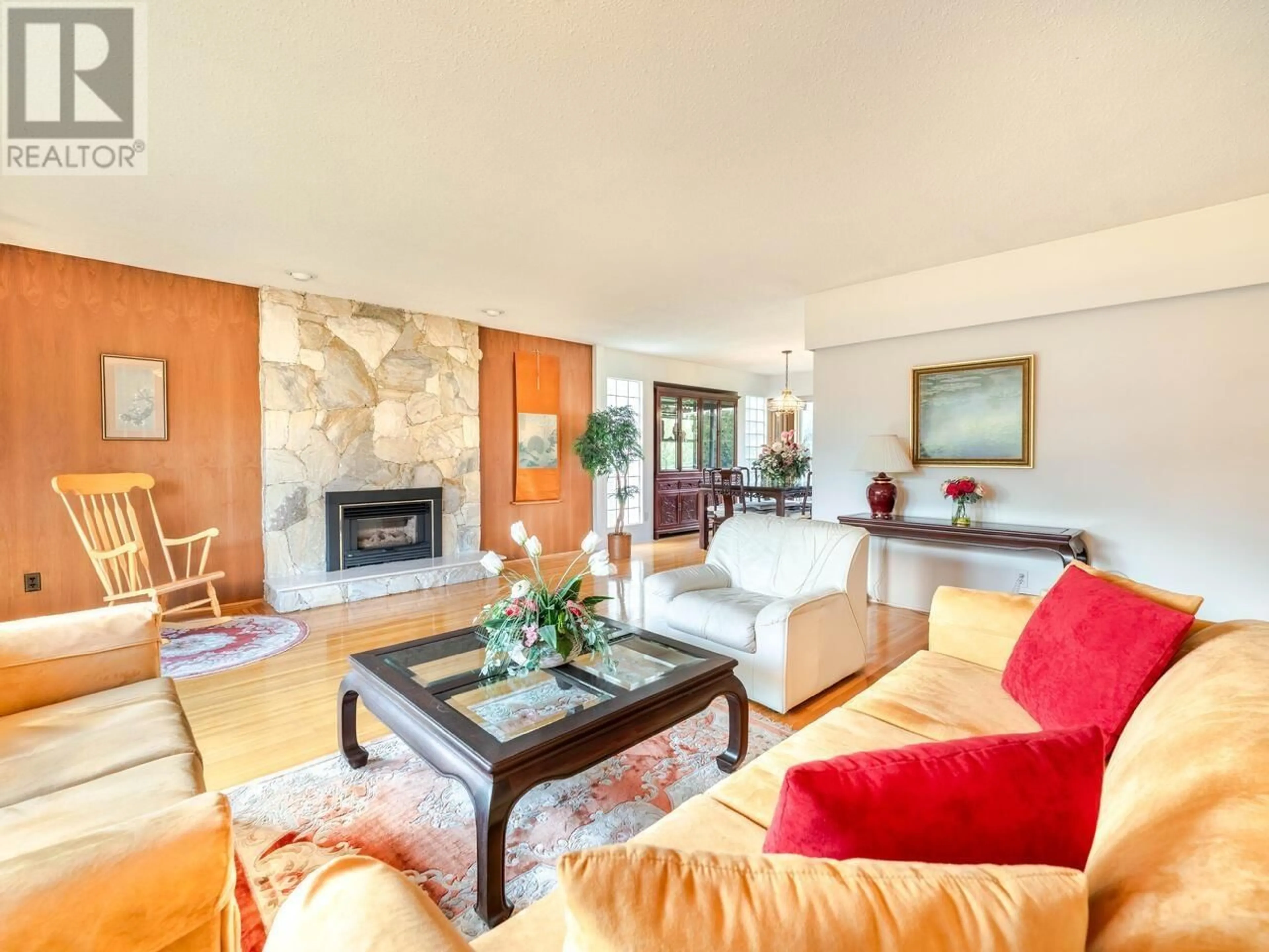 Living room with furniture, unknown for 7191 LISMER AVENUE, Richmond British Columbia V6Y2X4