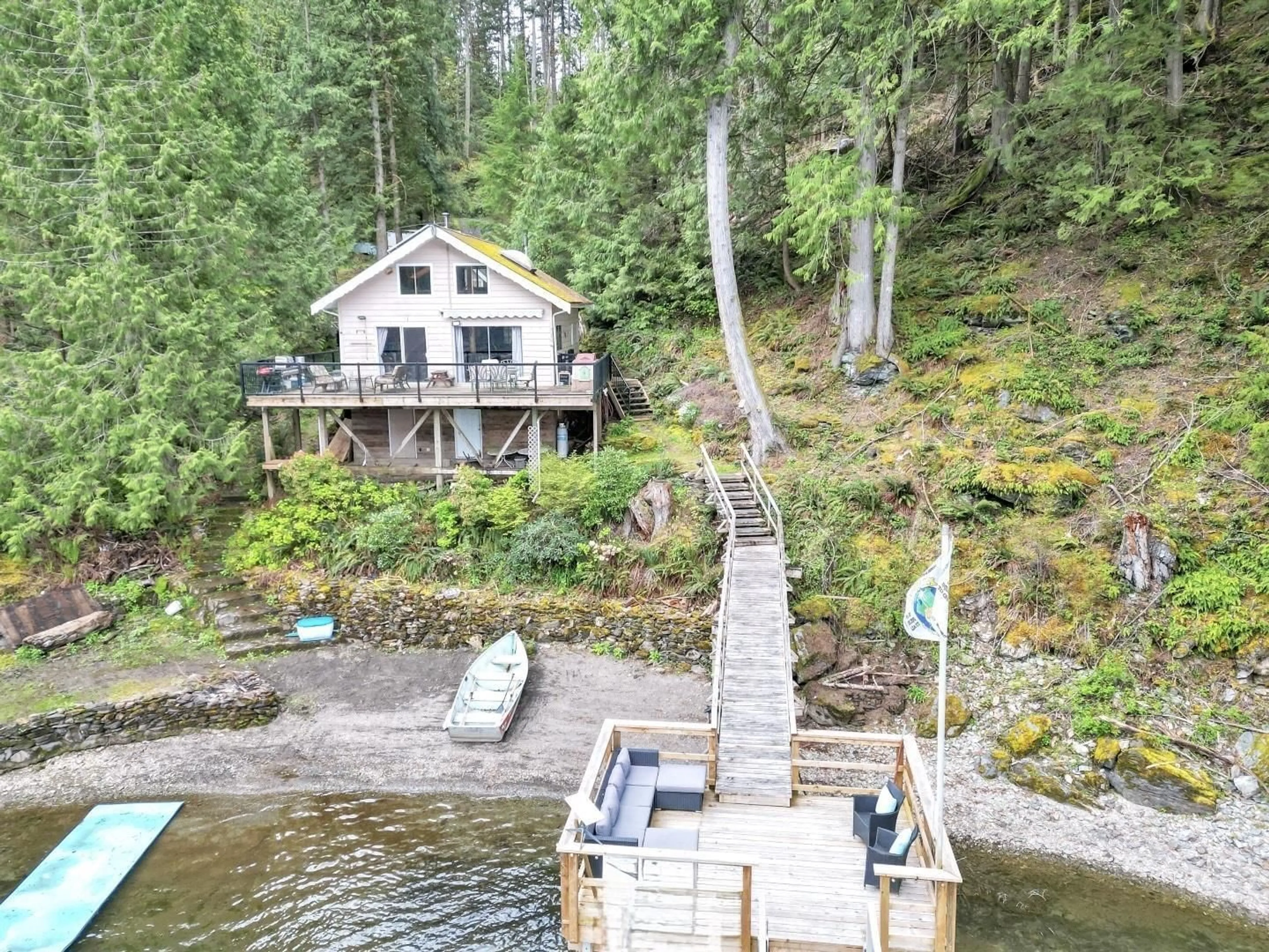 A pic from outside/outdoor area/front of a property/back of a property/a pic from drone, water/lake/river/ocean view for BLK A - DL 492 CASCADE BAY, Harrison Hot Springs British Columbia V0M1K0