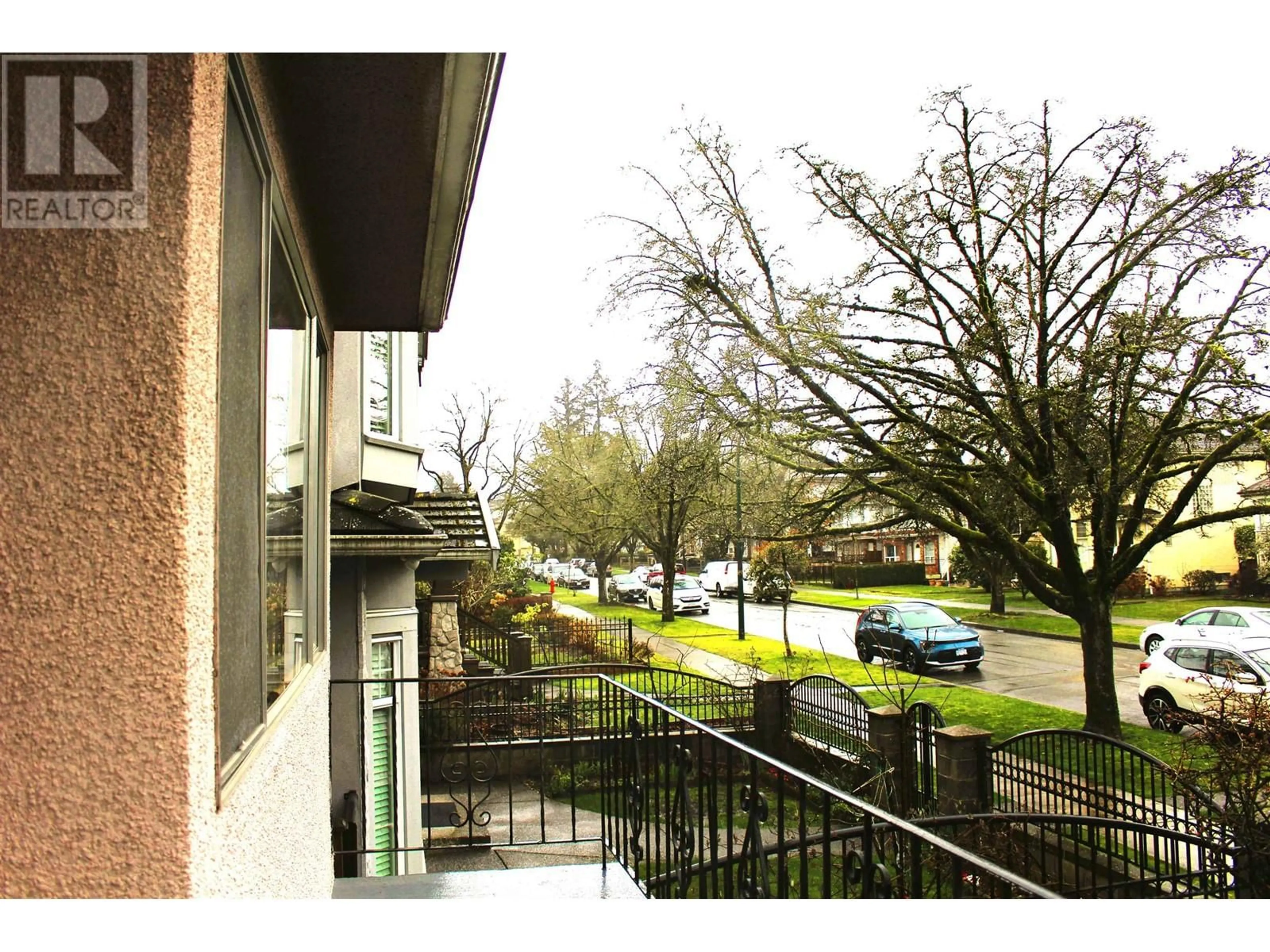 A pic from outside/outdoor area/front of a property/back of a property/a pic from drone, street for 4772 INVERNESS STREET, Vancouver British Columbia V5V4X6
