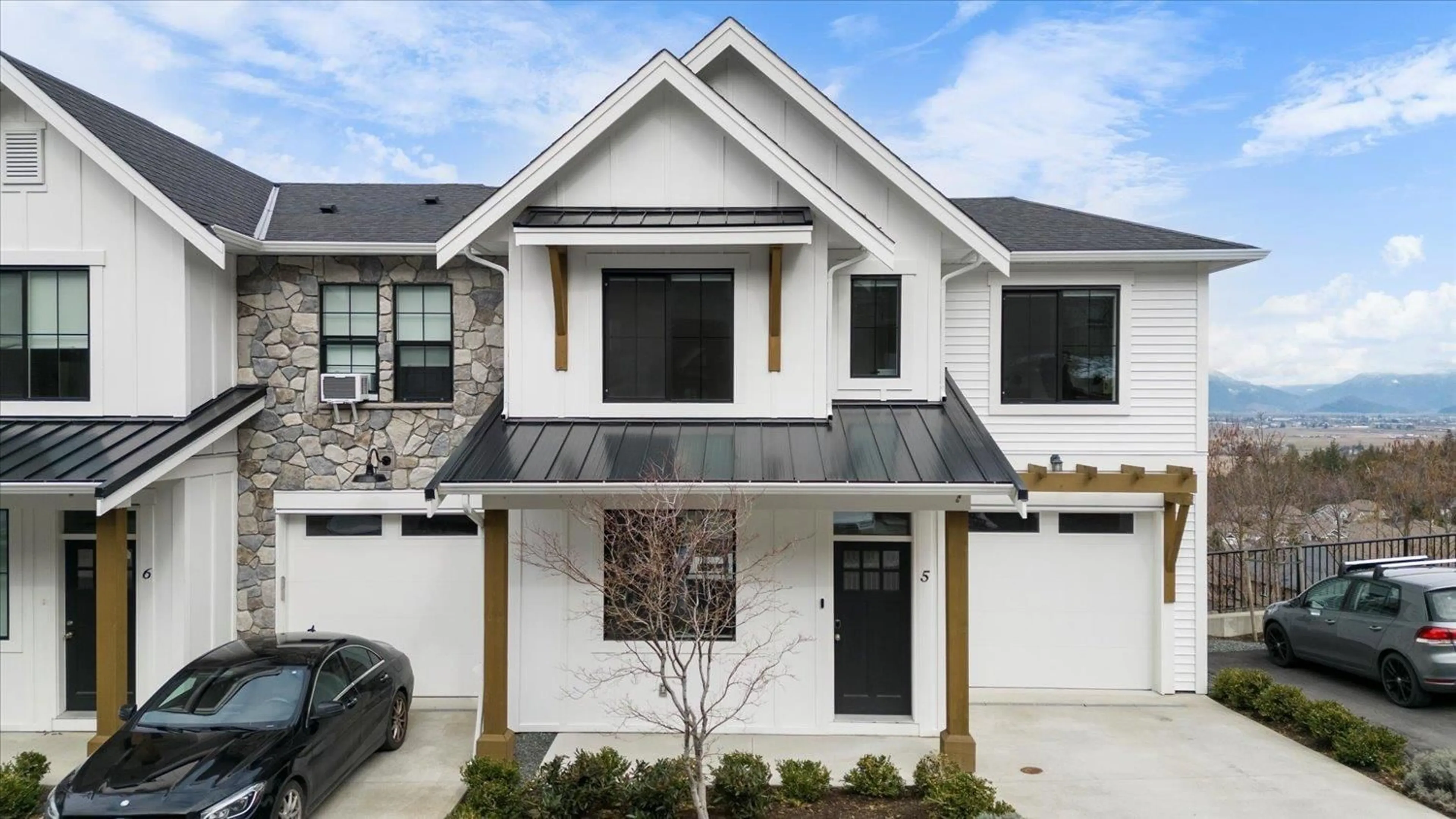 Home with brick exterior material, street for 5 - 47203 VISTA PLACE, Chilliwack British Columbia V2R6E2