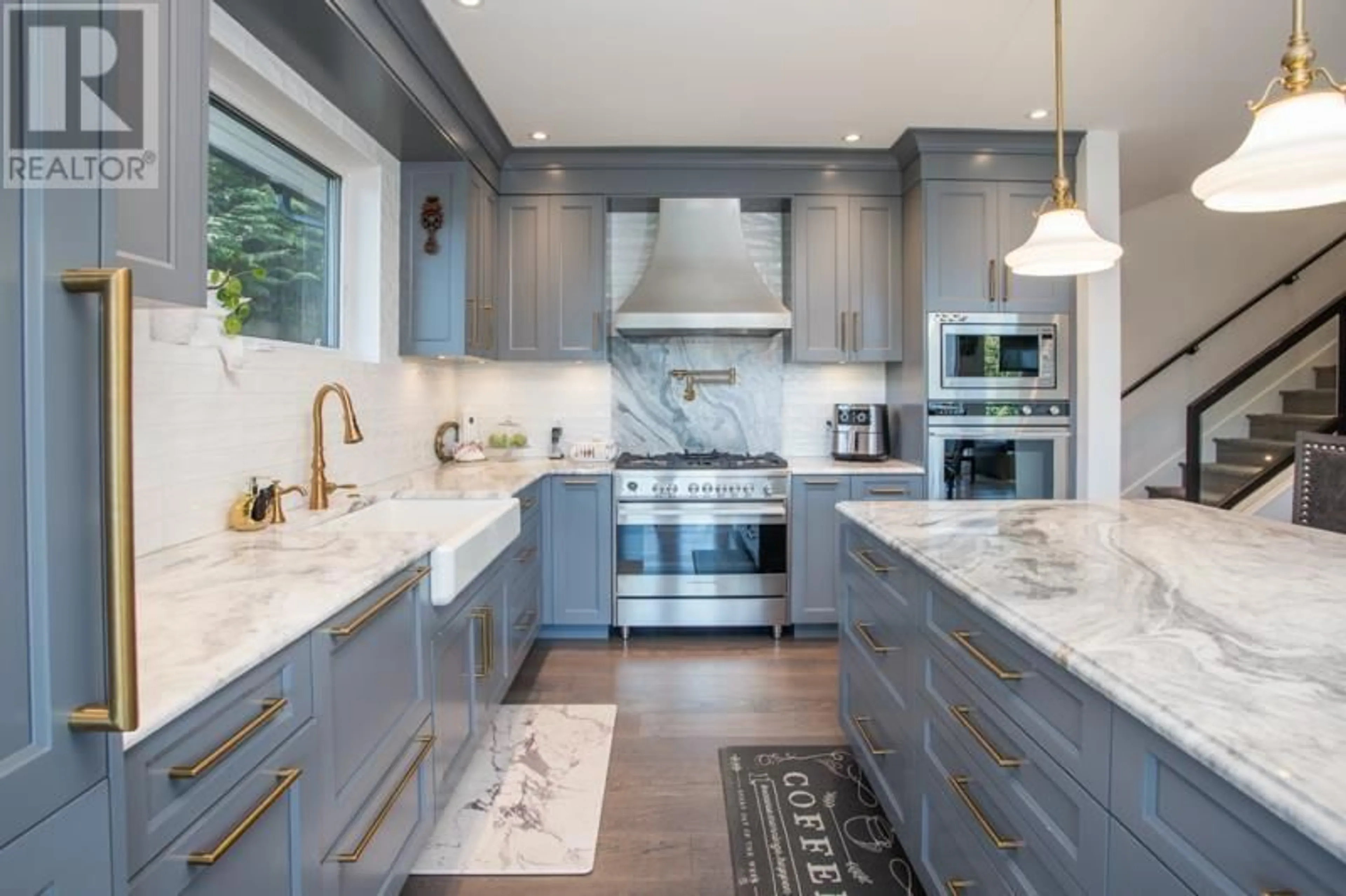 Contemporary kitchen, ceramic/tile floor for 1812 CARDINAL CRESCENT, North Vancouver British Columbia V7G1Y2