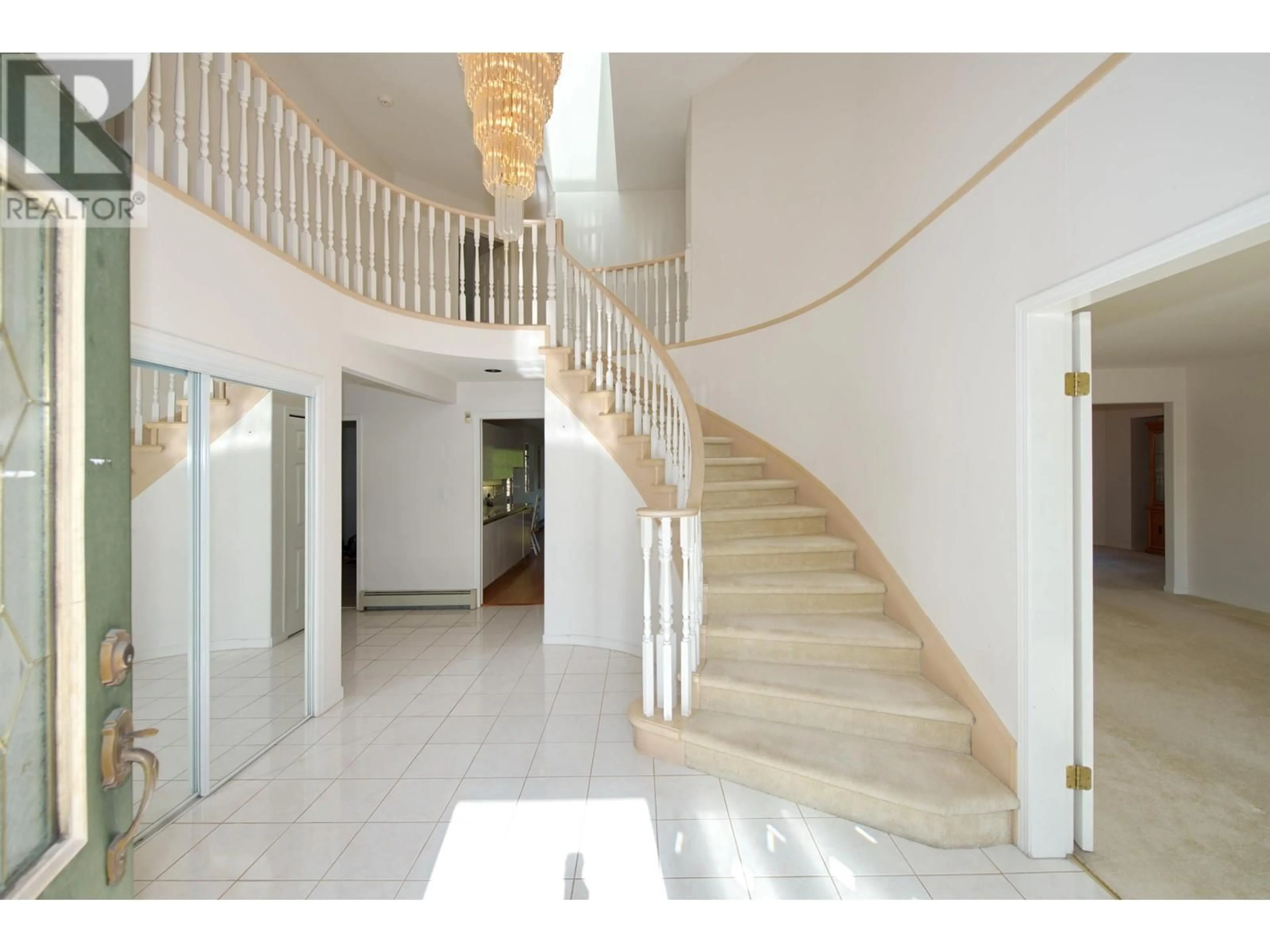 Indoor foyer for 5609 WILSON COURT, Richmond British Columbia V6V2P1