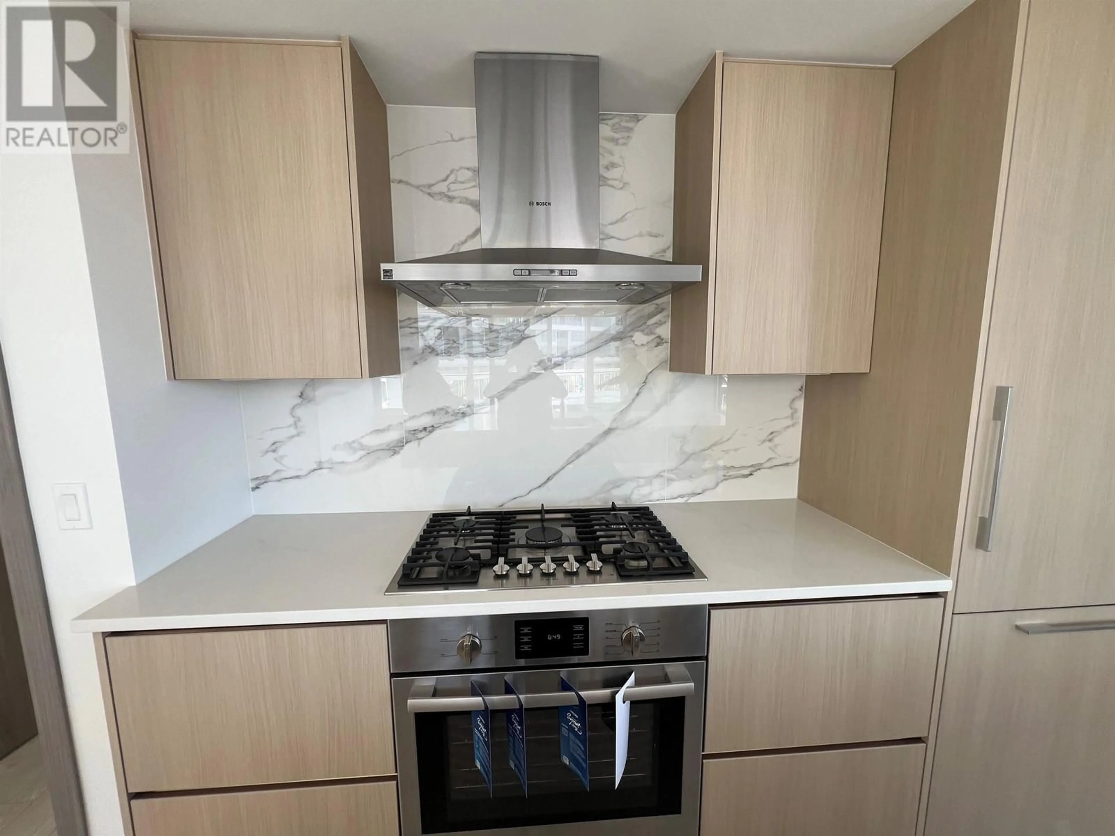 Standard kitchen, unknown for 581 - 8671 HAZELBRIDGE WAY, Richmond British Columbia V6X1R3