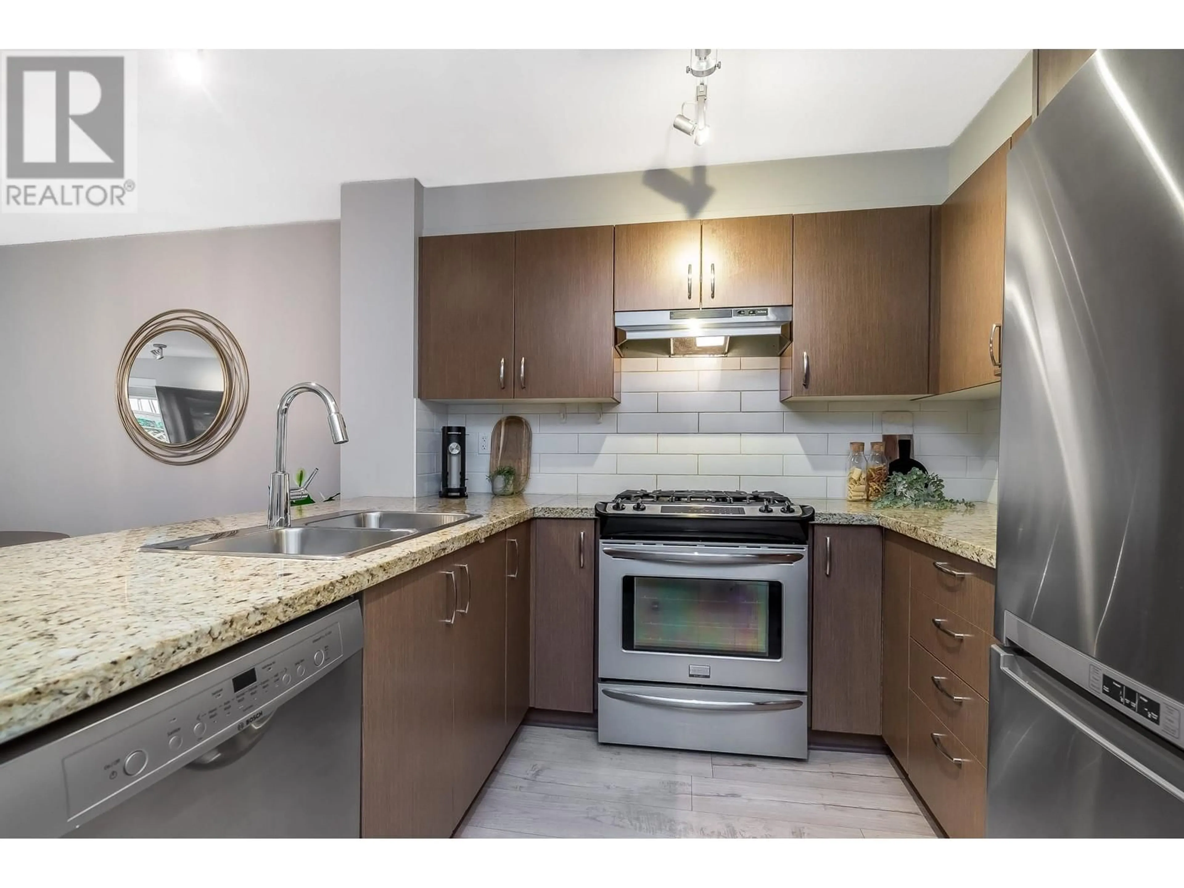 Standard kitchen, ceramic/tile floor for 109 - 3105 LINCOLN AVENUE, Coquitlam British Columbia V3B0E1
