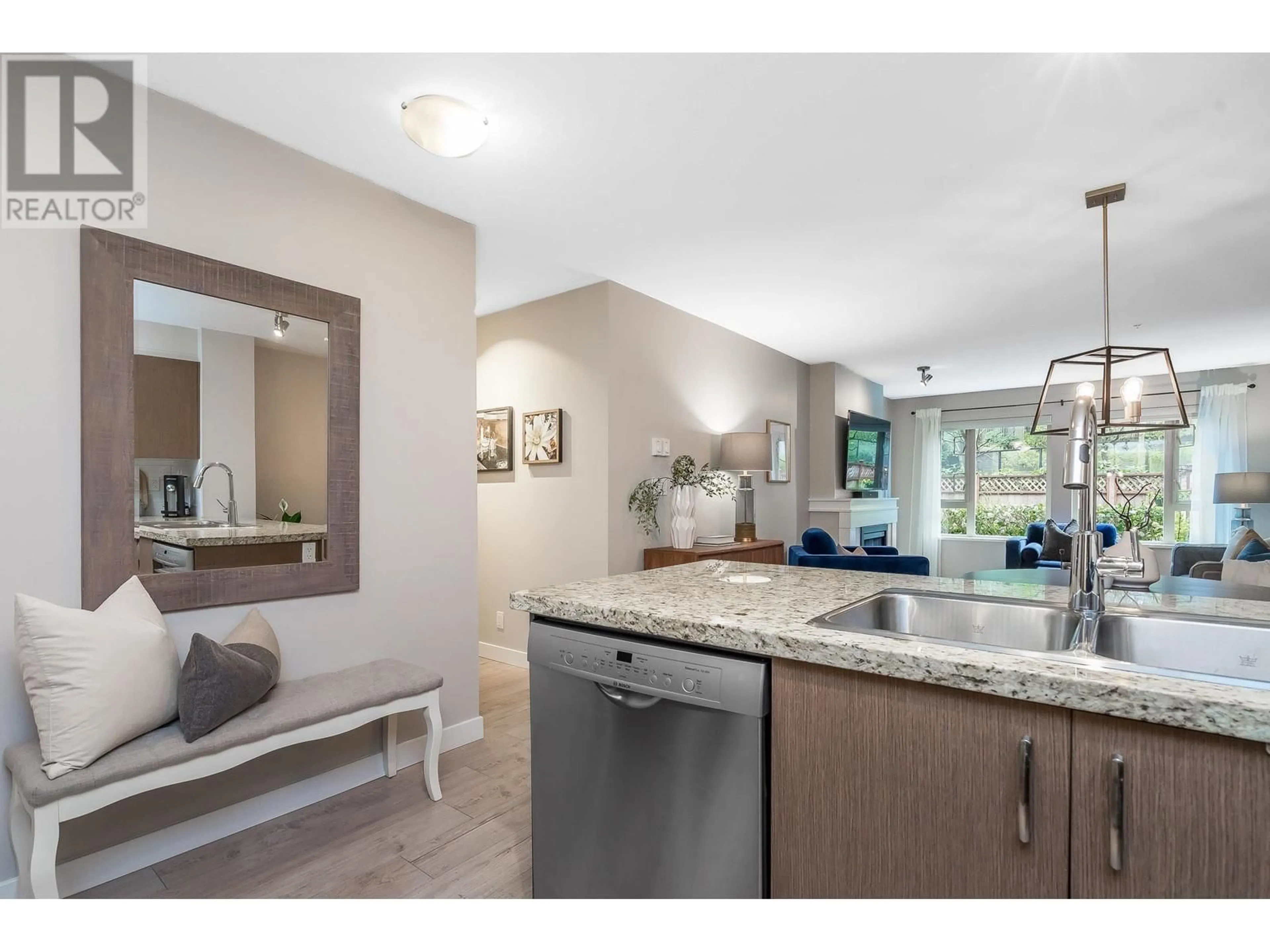 Open concept kitchen, ceramic/tile floor for 109 - 3105 LINCOLN AVENUE, Coquitlam British Columbia V3B0E1