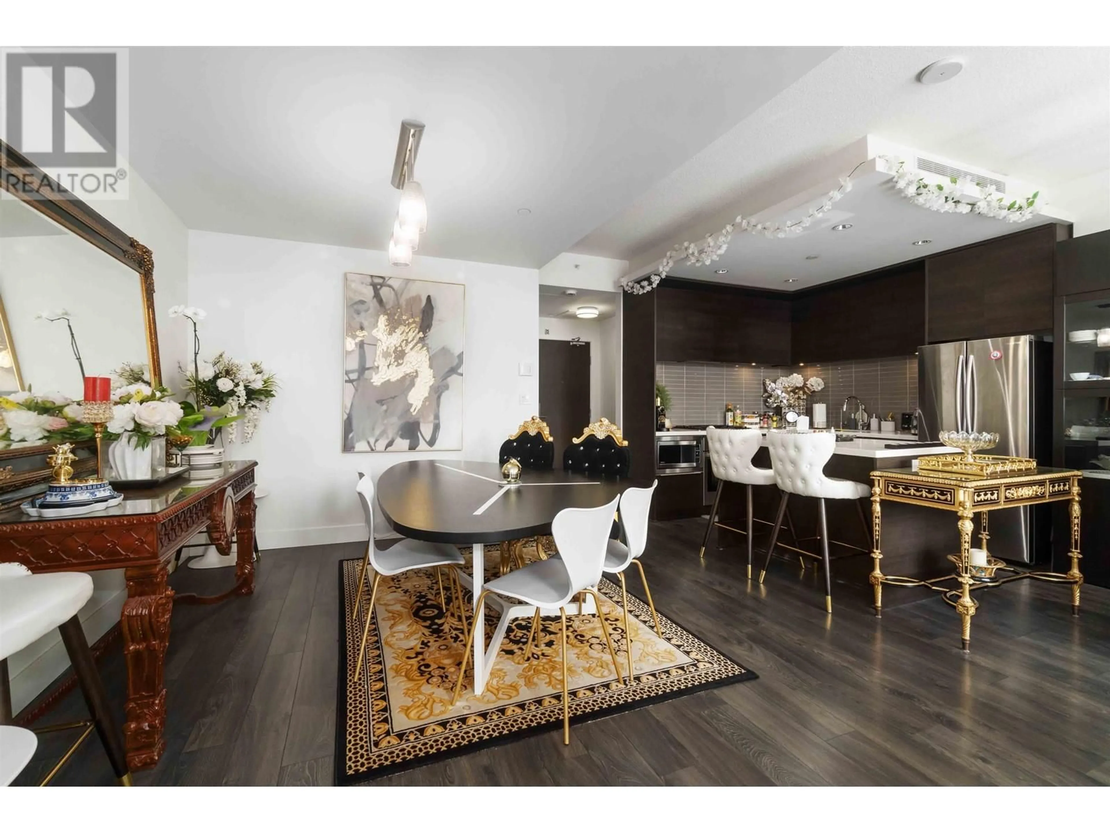 Dining room, wood/laminate floor for 104 - 1550 FERN STREET, North Vancouver British Columbia V7J0A9