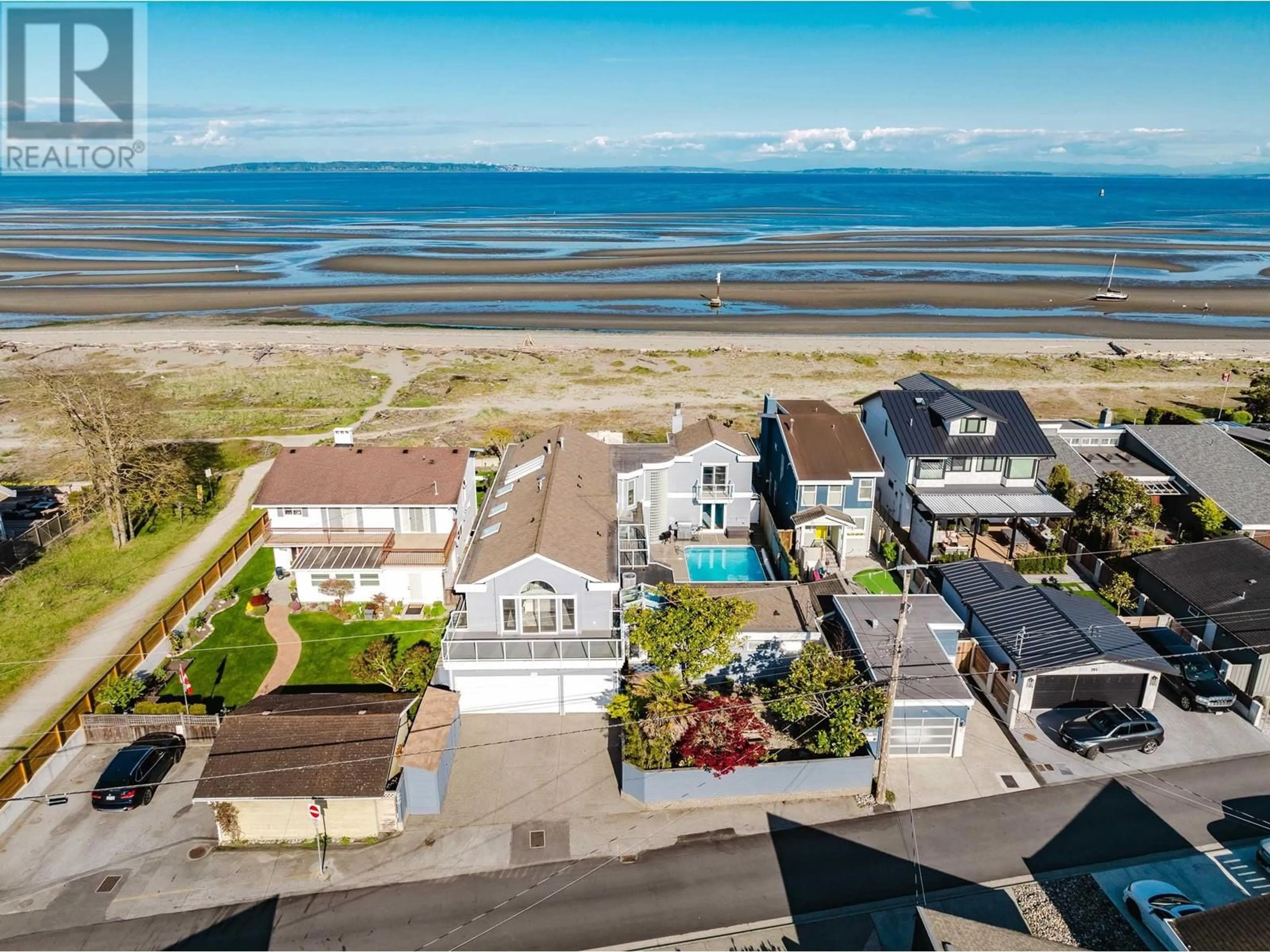 A pic from outside/outdoor area/front of a property/back of a property/a pic from drone, water/lake/river/ocean view for 292 CENTENNIAL PARKWAY, Delta British Columbia V4L1K5