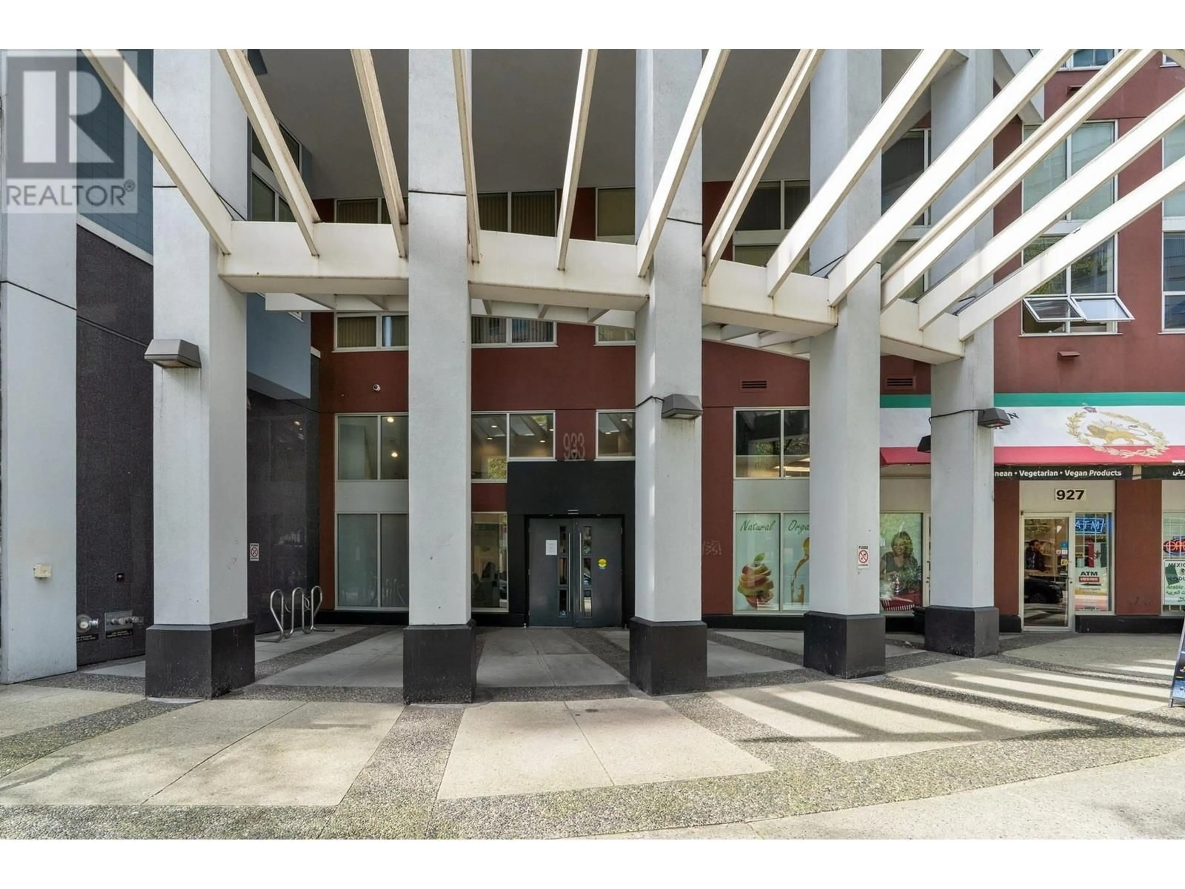 Indoor foyer for 913 - 933 SEYMOUR STREET, Vancouver British Columbia V6B6L6