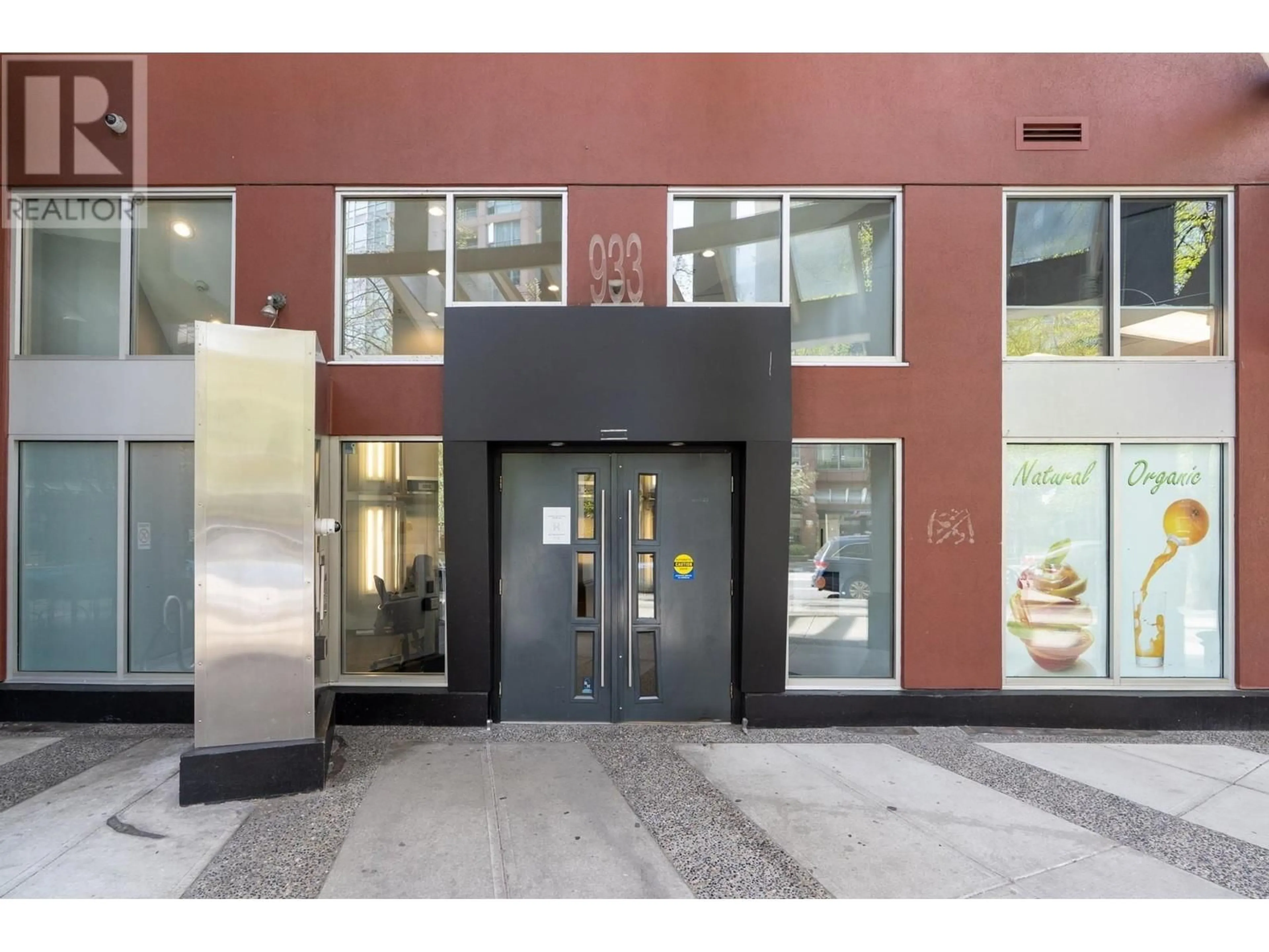 Indoor foyer for 913 - 933 SEYMOUR STREET, Vancouver British Columbia V6B6L6