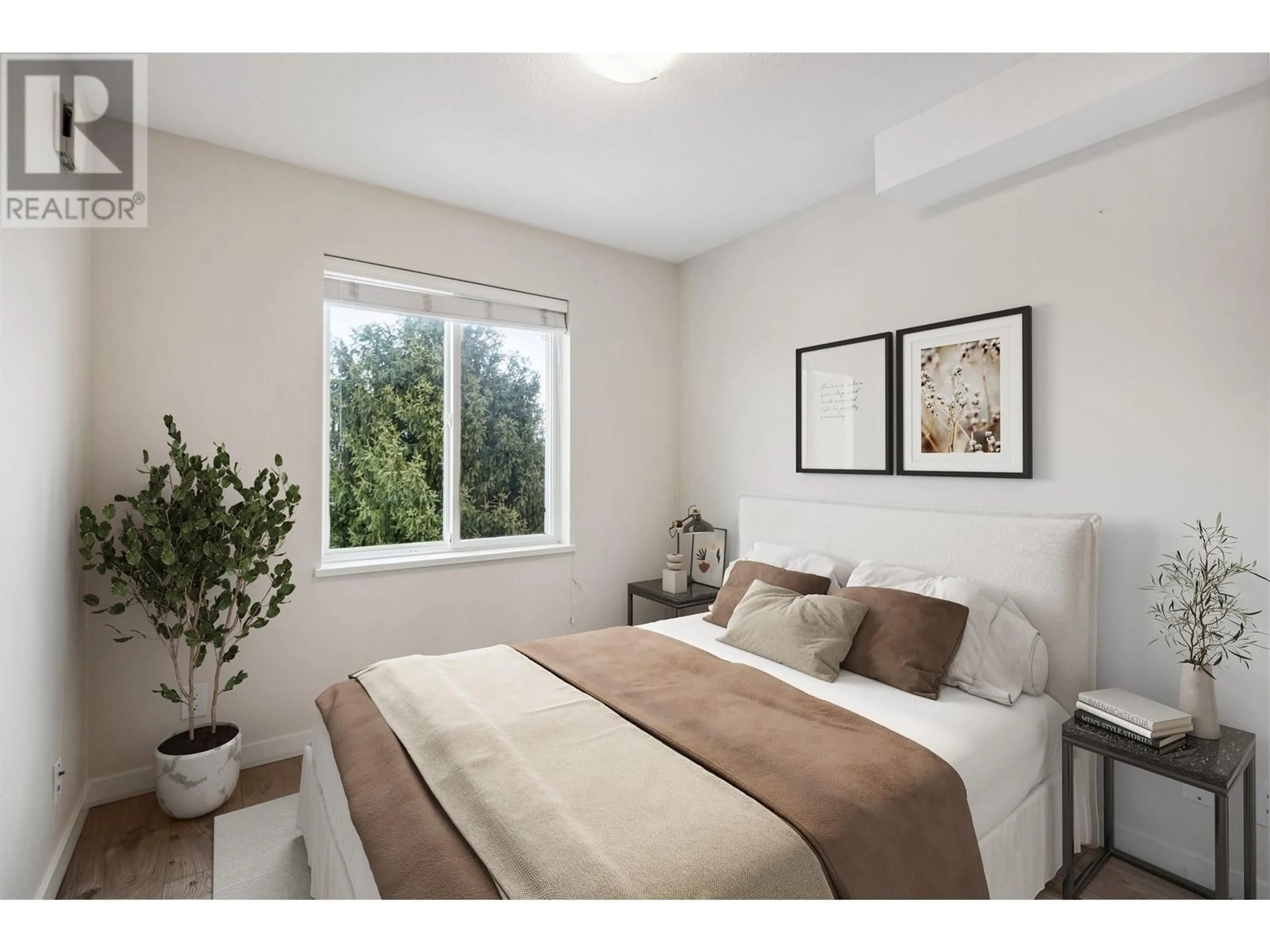 Bedroom with bed, unknown for 304 - 7908 15TH AVENUE, Burnaby British Columbia V3N0G6