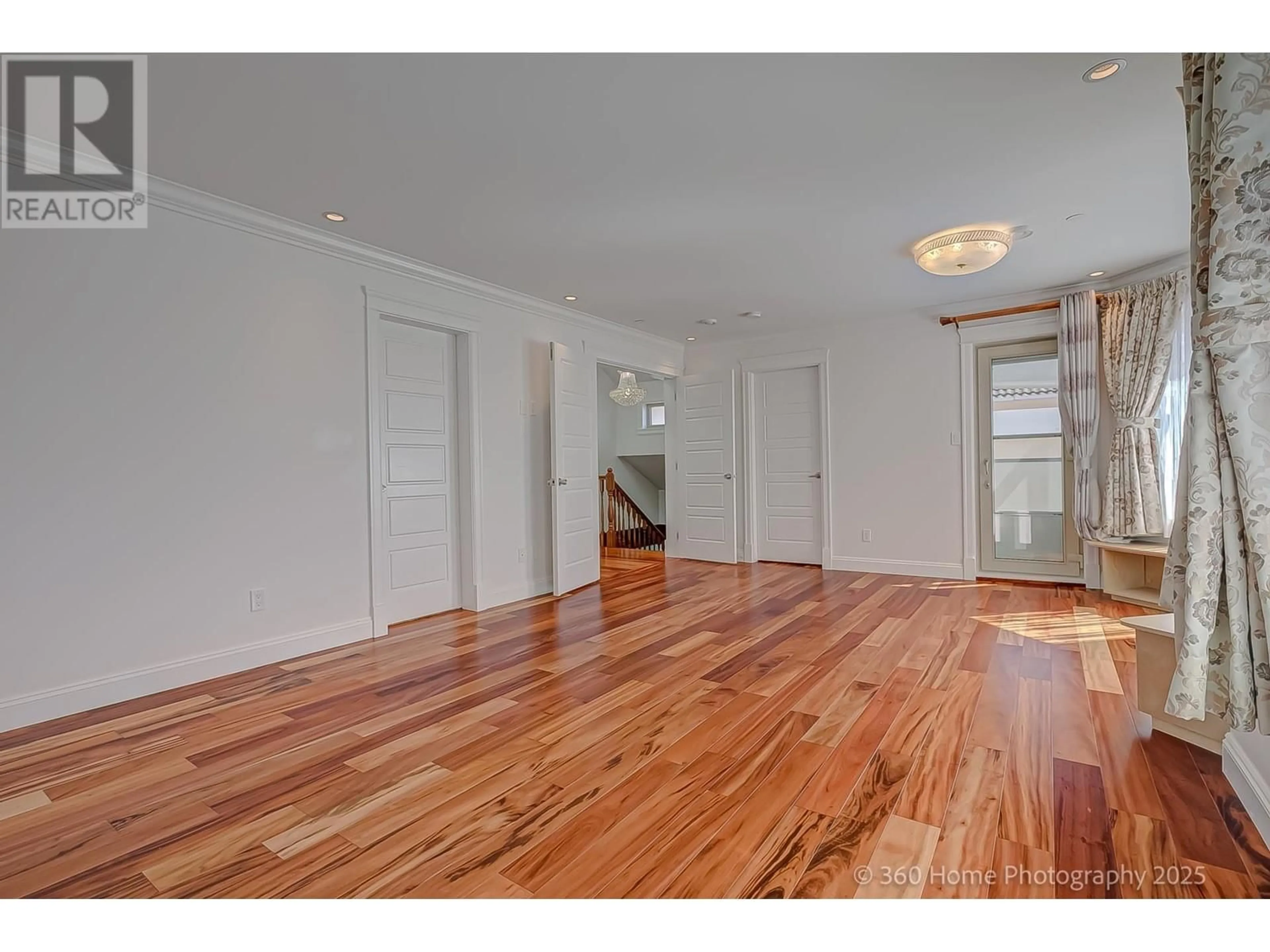 Unknown for 28 47TH AVENUE, Vancouver British Columbia V5Y2X8
