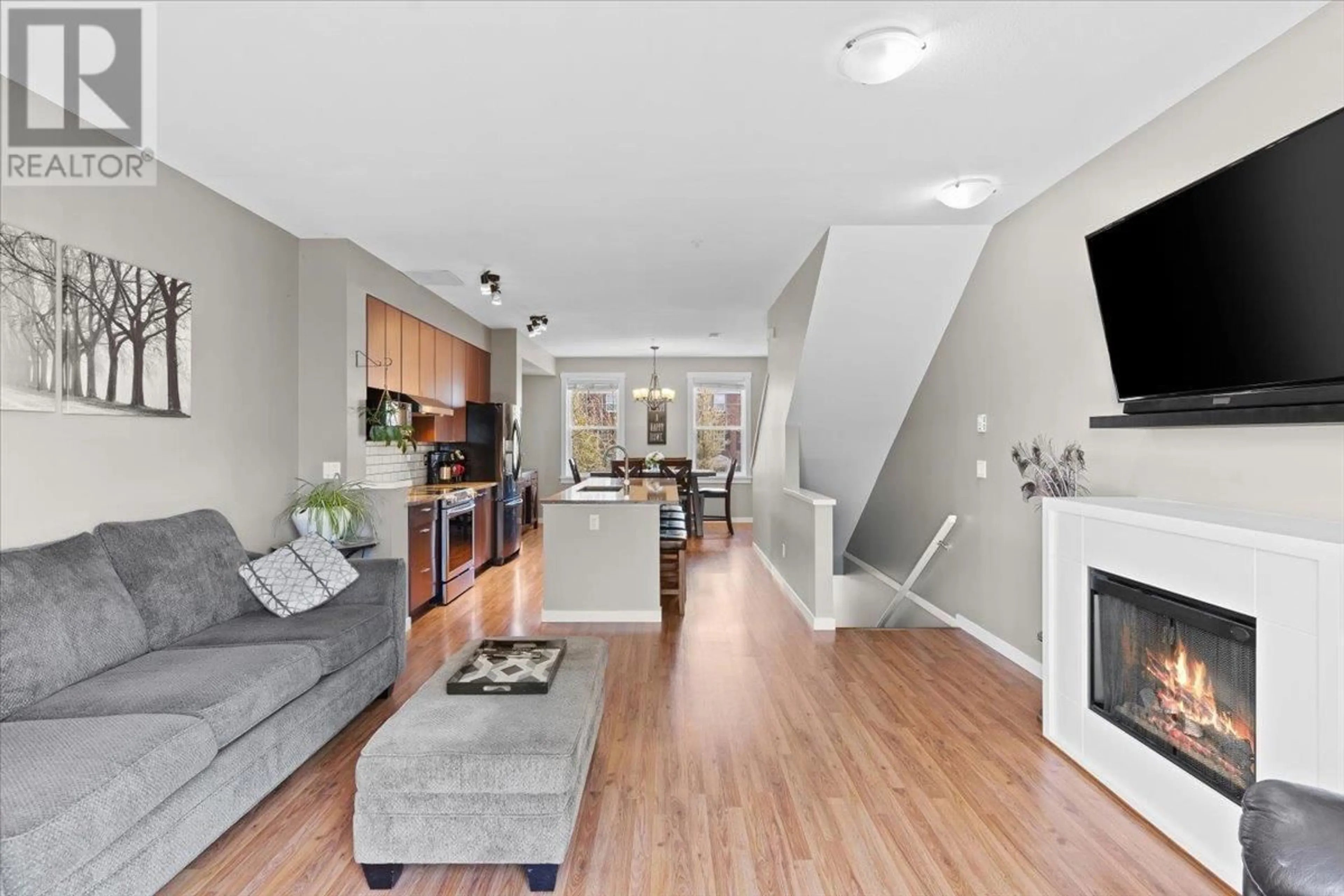 Living room with furniture, unknown for 39 - 19572 FRASER WAY, Pitt Meadows British Columbia V3Y0A9