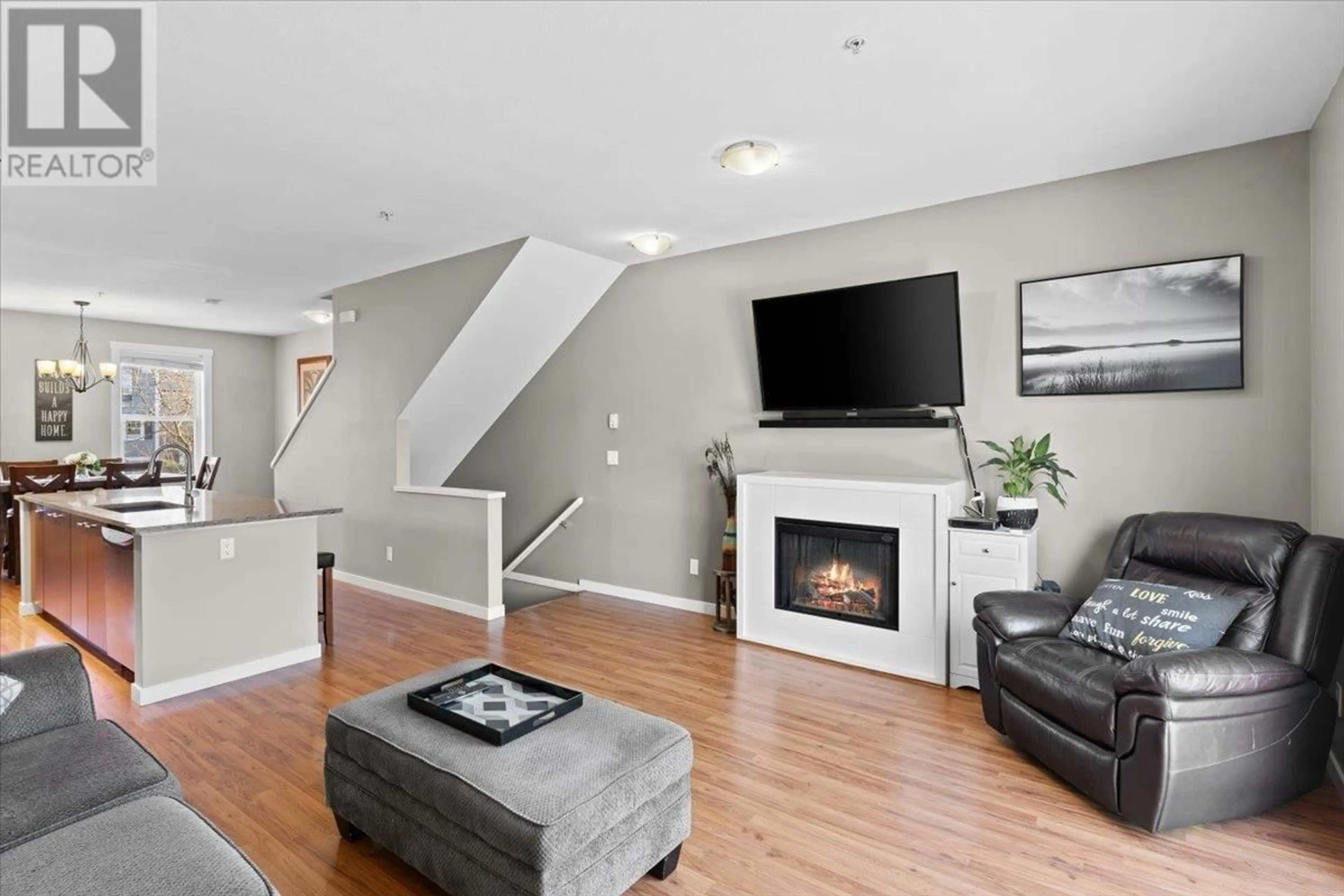 Living room with furniture, unknown for 39 - 19572 FRASER WAY, Pitt Meadows British Columbia V3Y0A9