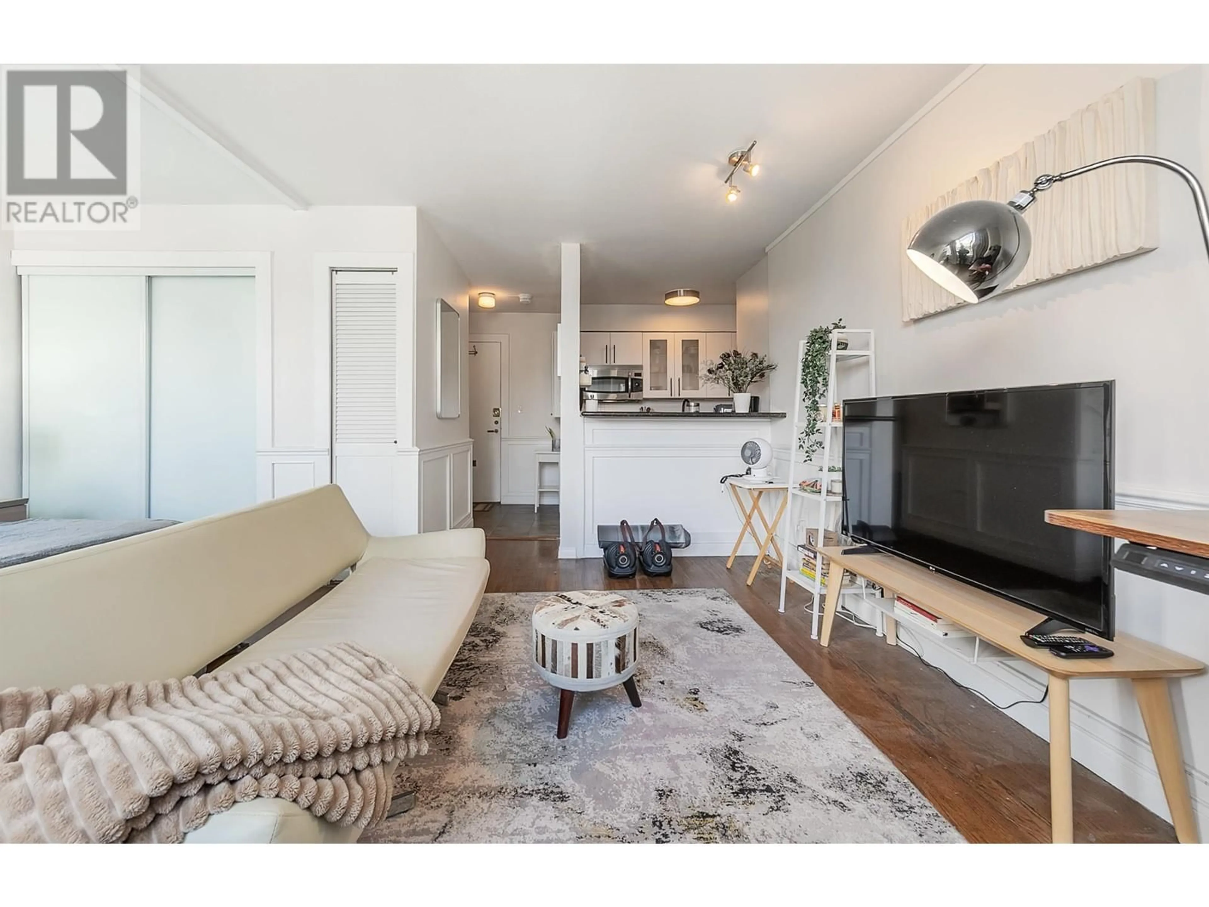 Living room with furniture, unknown for 804 - 1250 BURNABY STREET, Vancouver British Columbia V6E1P5