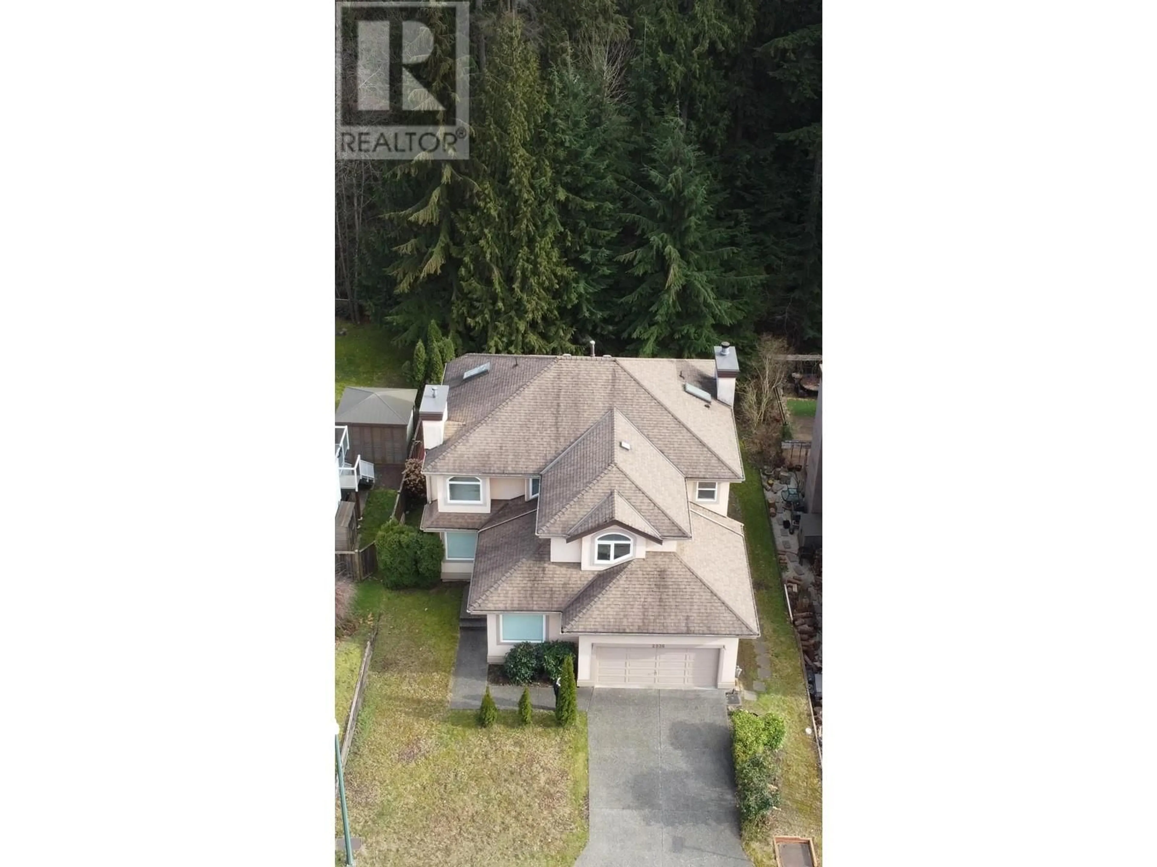 A pic from outside/outdoor area/front of a property/back of a property/a pic from drone, street for 2936 WATERFORD PLACE, Coquitlam British Columbia V3E2S9