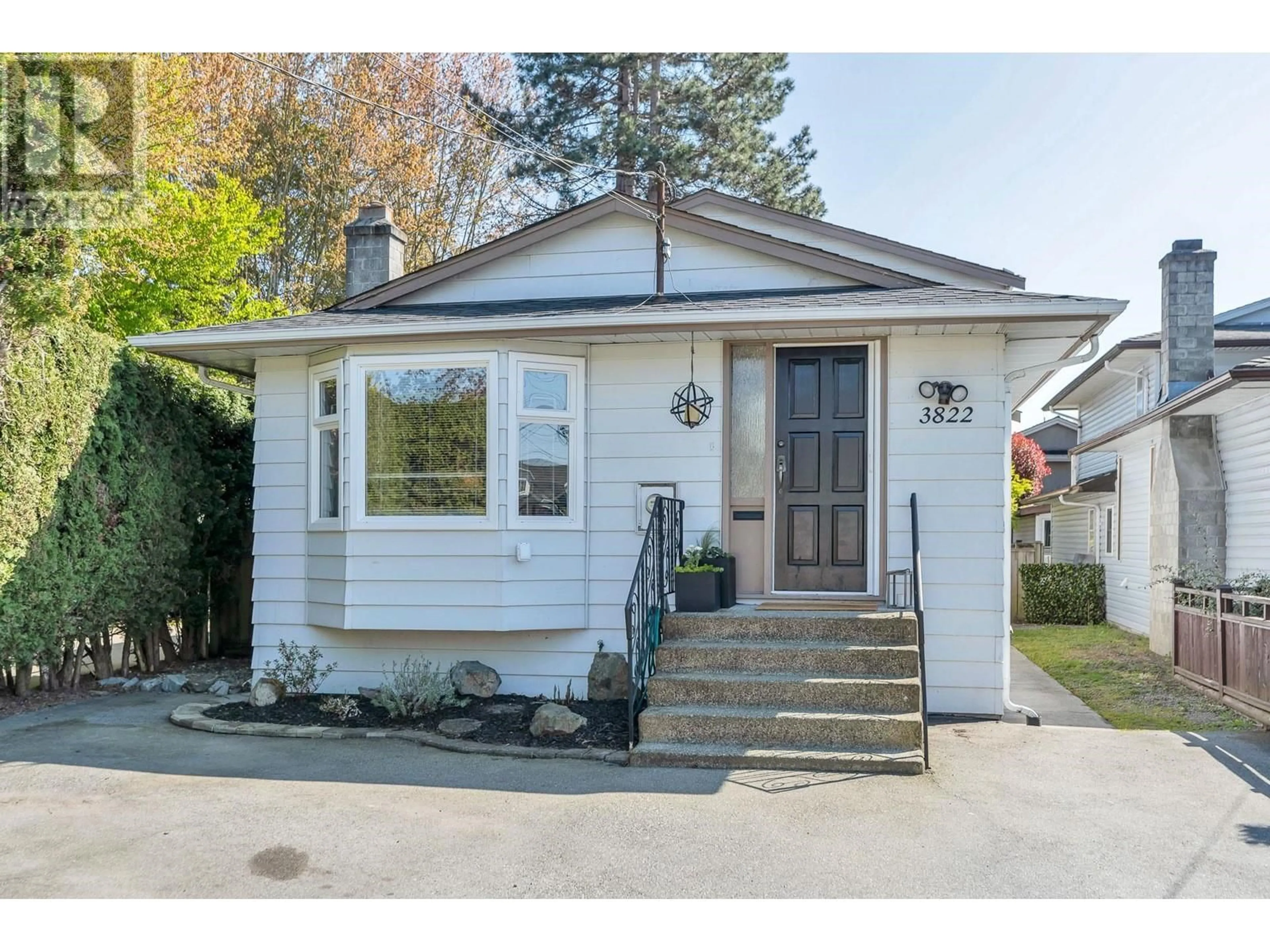 Home with vinyl exterior material, street for 3822 HUNT STREET, Richmond British Columbia V7E2M3