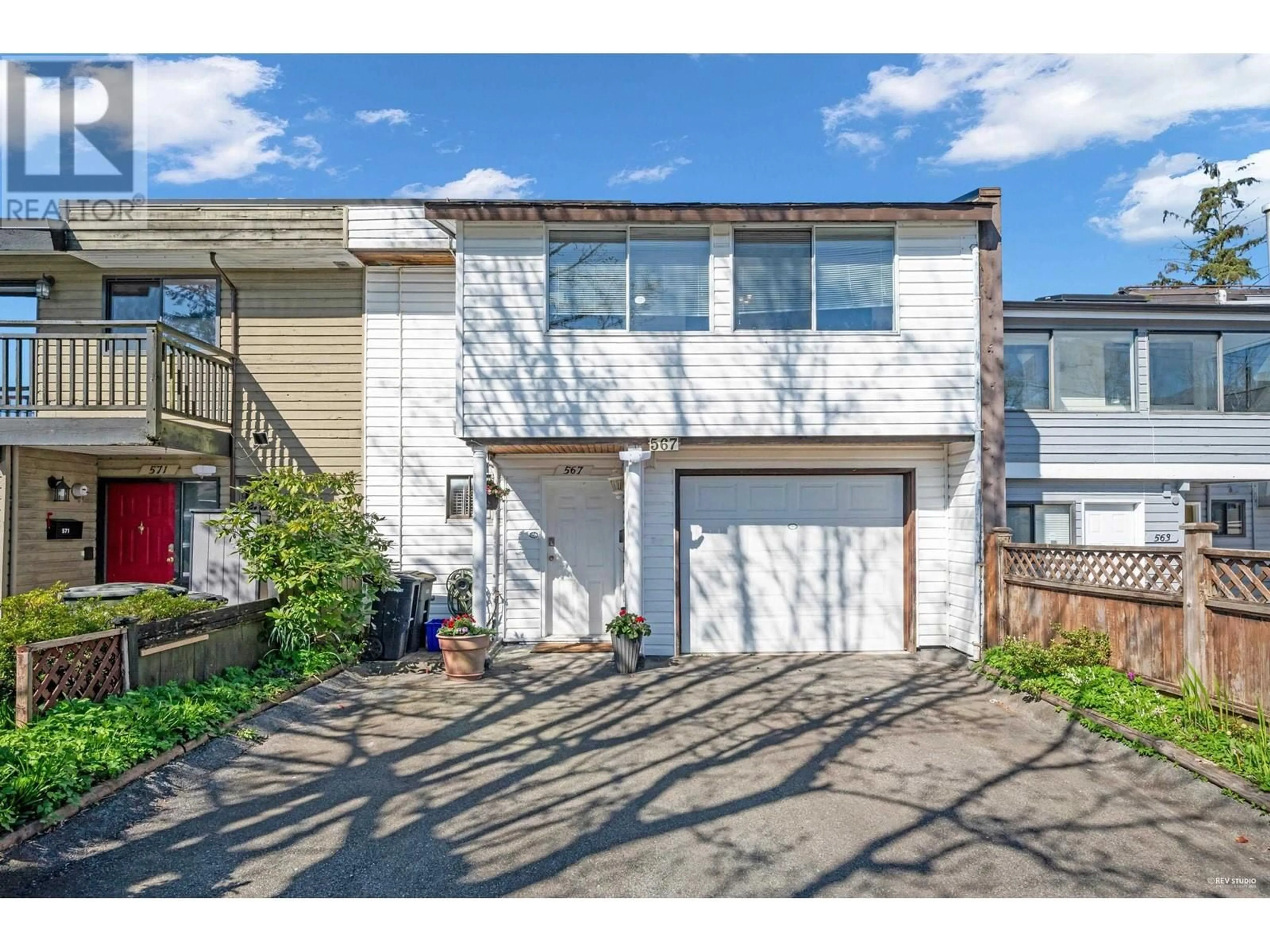 Home with vinyl exterior material, street for 567 CLARE AVENUE, Burnaby British Columbia V5B4L3