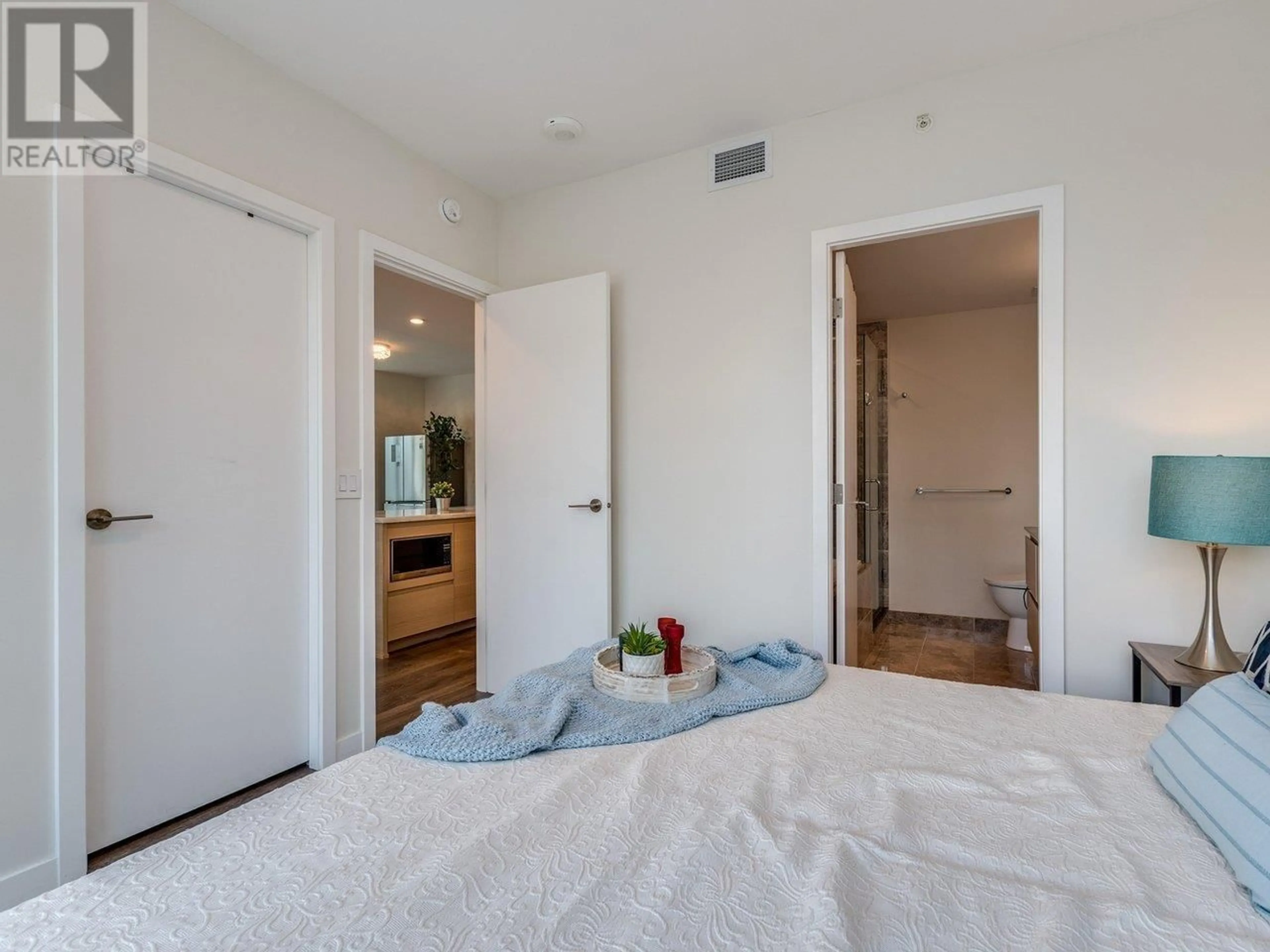 Bedroom with bed, unknown for 402 - 308 MORRISSEY ROAD, Port Moody British Columbia V3H0M2
