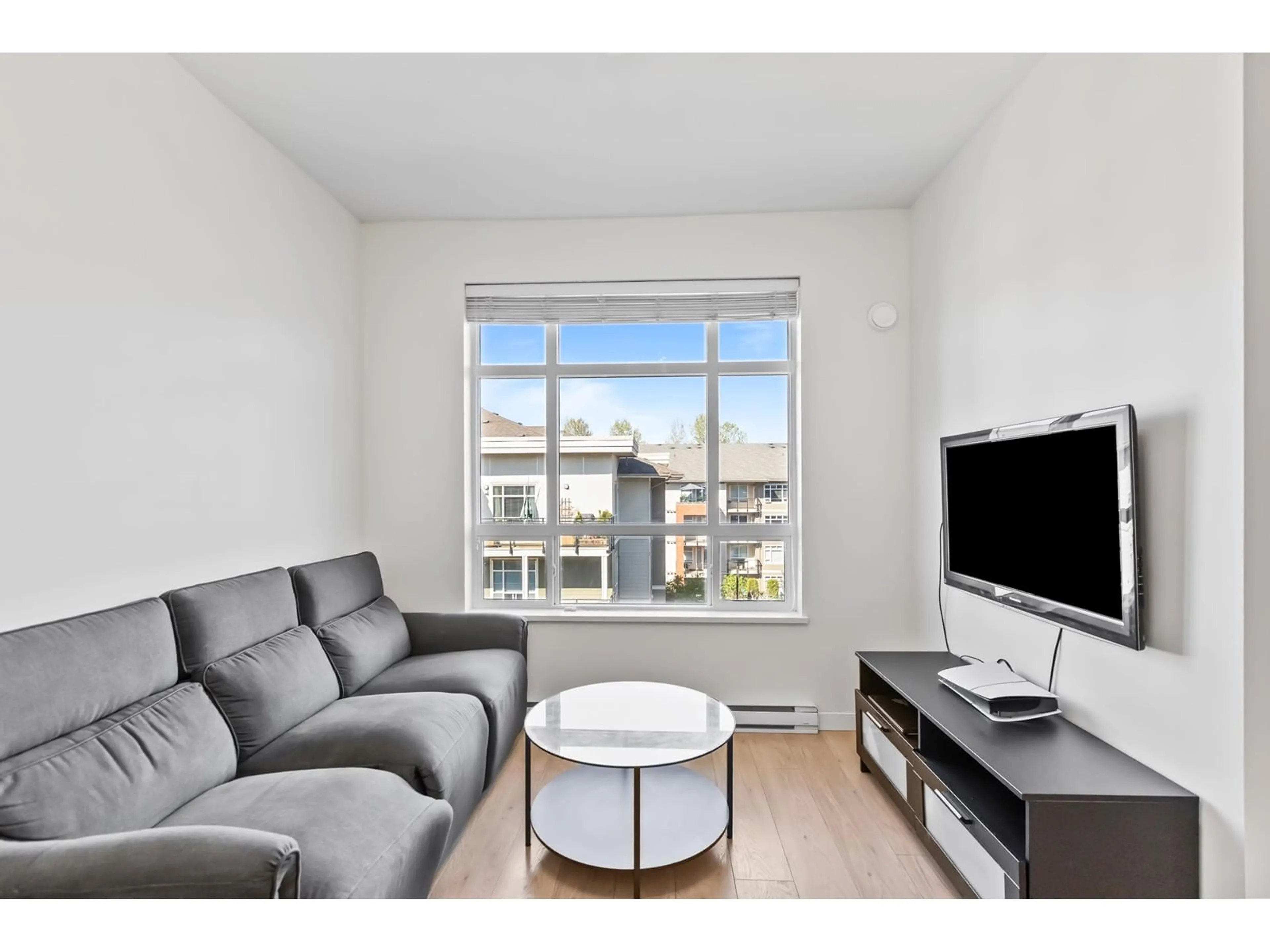 Living room with furniture, unknown for D404 - 20211 66, Langley British Columbia V2Y0L4