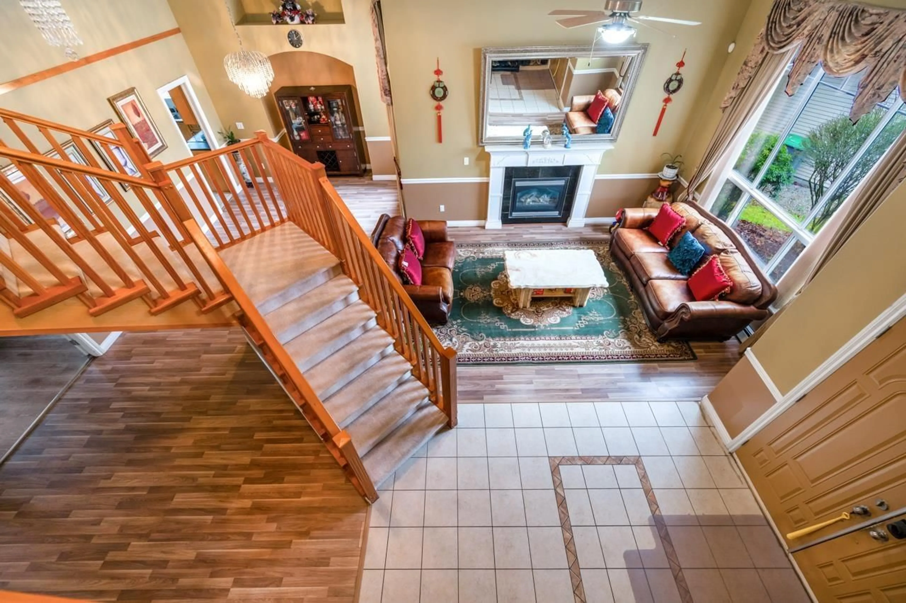 Indoor foyer for 10028 130, Surrey British Columbia V3T5X5