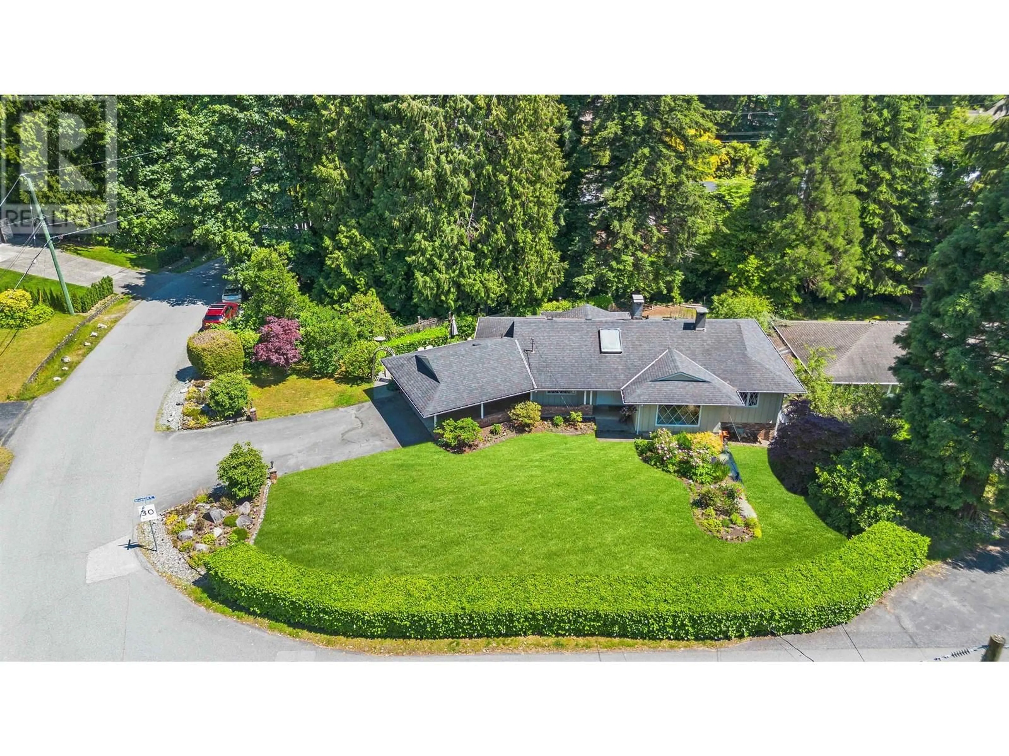 A pic from outside/outdoor area/front of a property/back of a property/a pic from drone, unknown for 5749 CRANLEY DRIVE, West Vancouver British Columbia V7W1S7