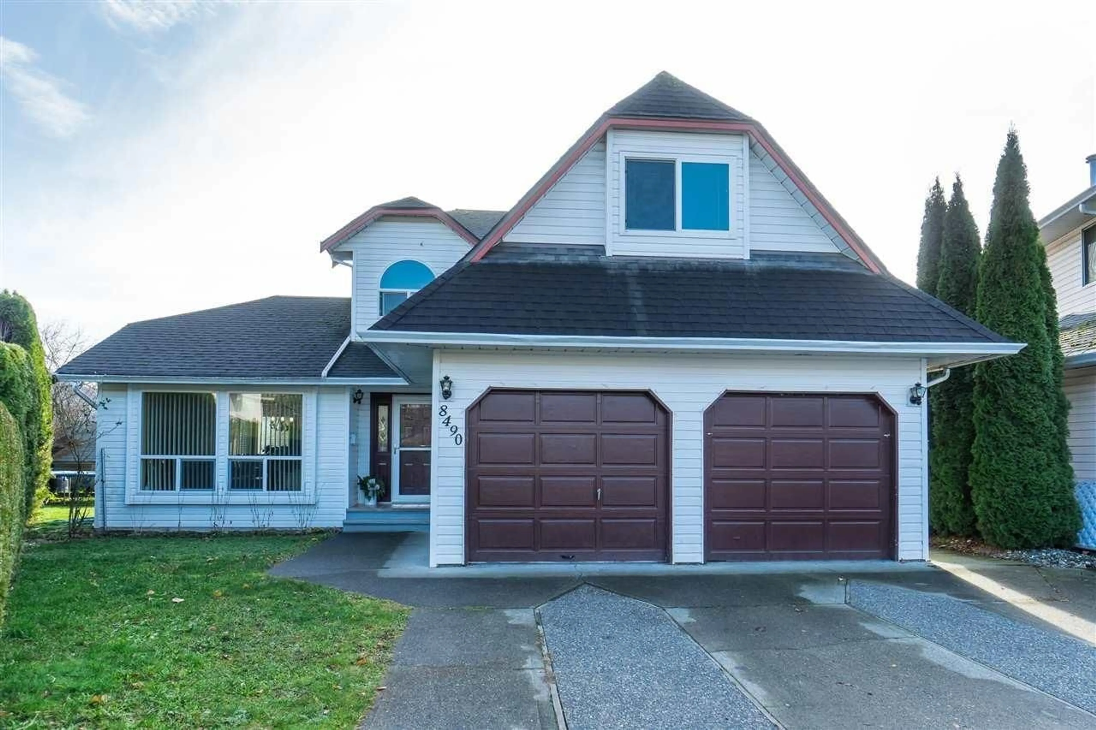 Home with vinyl exterior material, street for 8490 BOEING PLACE, Chilliwack British Columbia V2P7W4