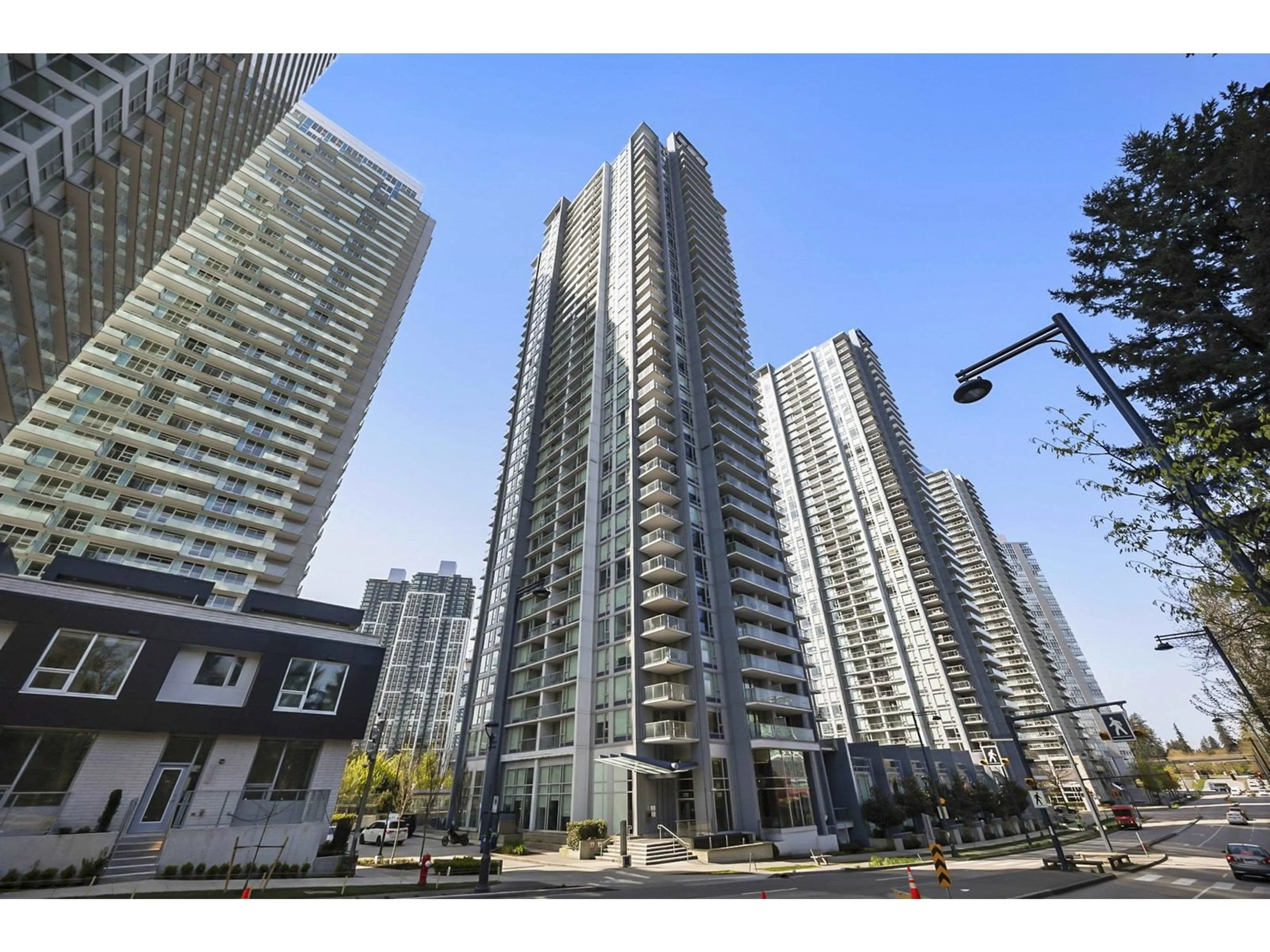 Unknown for 3312 - 13750 100, Surrey British Columbia V3T0L3