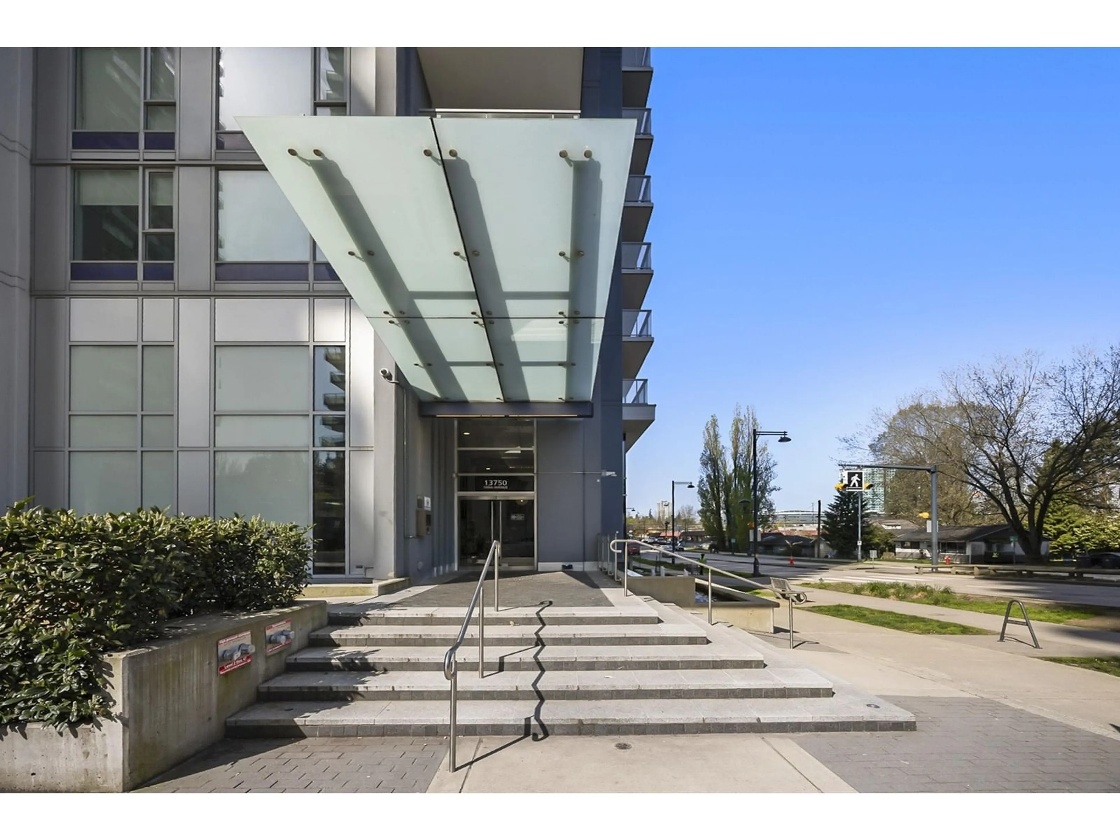 Indoor foyer for 3312 - 13750 100, Surrey British Columbia V3T0L3