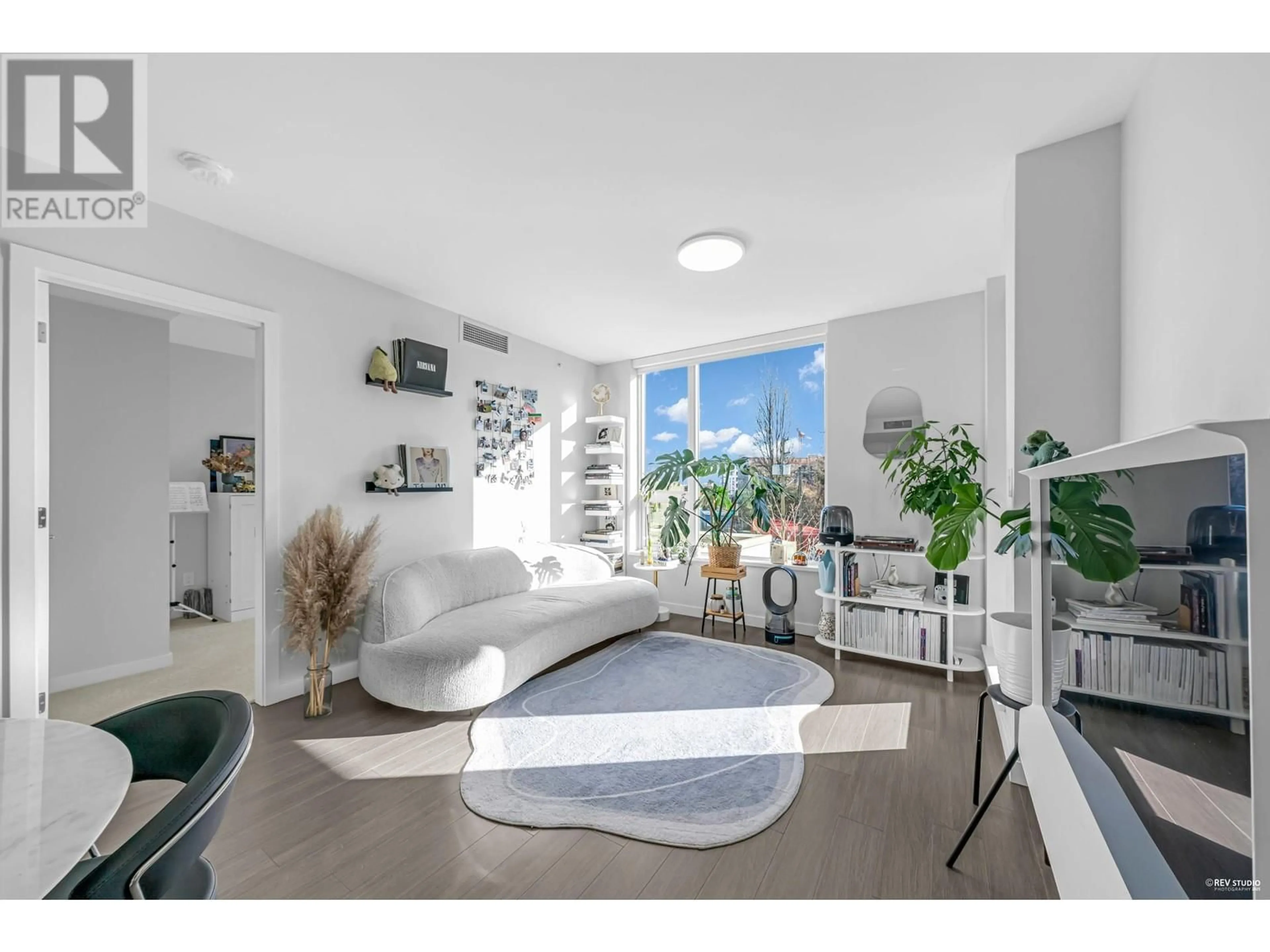 Living room with furniture, unknown for 318 - 3699 SEXSMITH ROAD, Richmond British Columbia V6X0W4