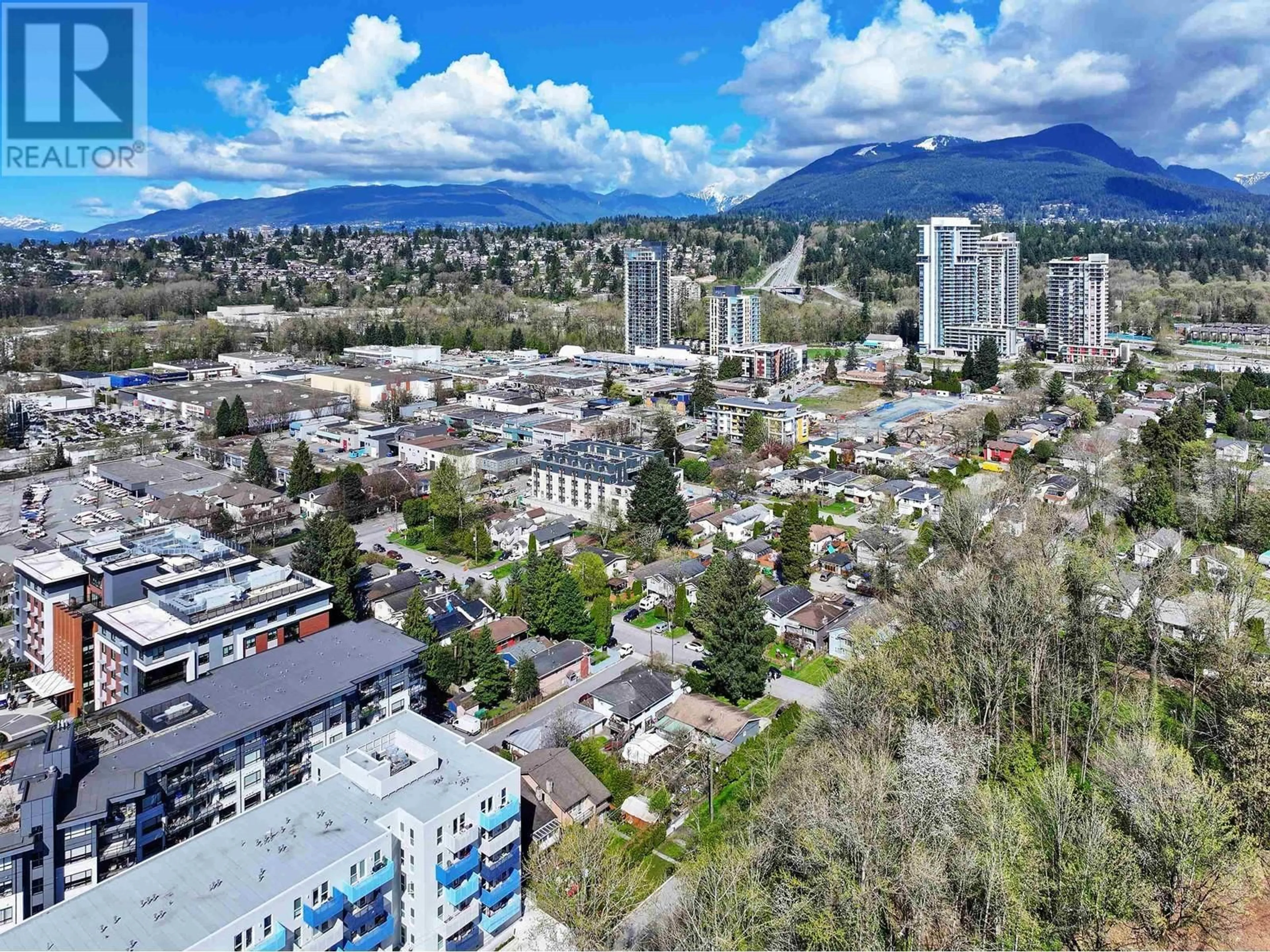 A pic from outside/outdoor area/front of a property/back of a property/a pic from drone, mountain view for 1583 BOND STREET, North Vancouver British Columbia V7J1E8