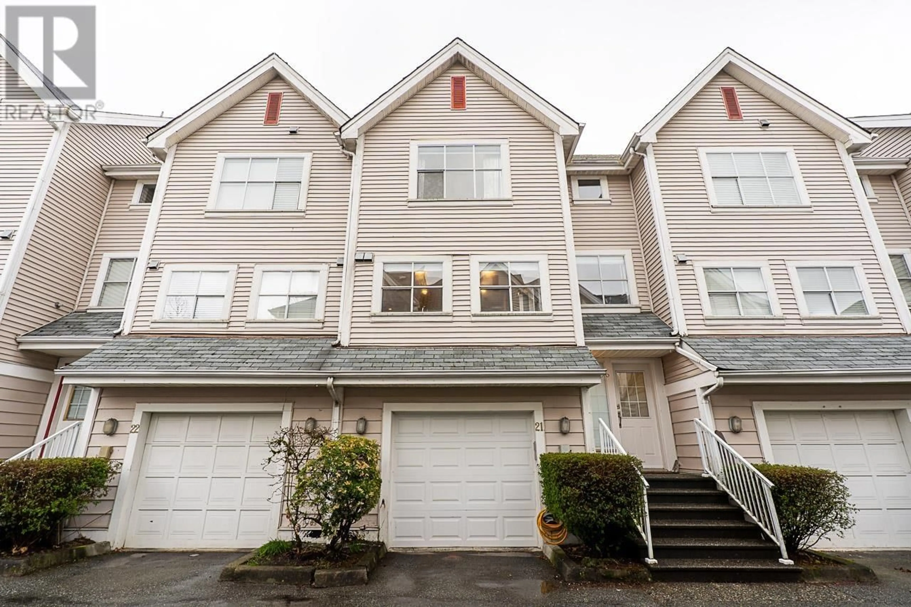 Home with vinyl exterior material, street for 21 - 2450 HAWTHORNE AVENUE, Port Coquitlam British Columbia V3C6B3