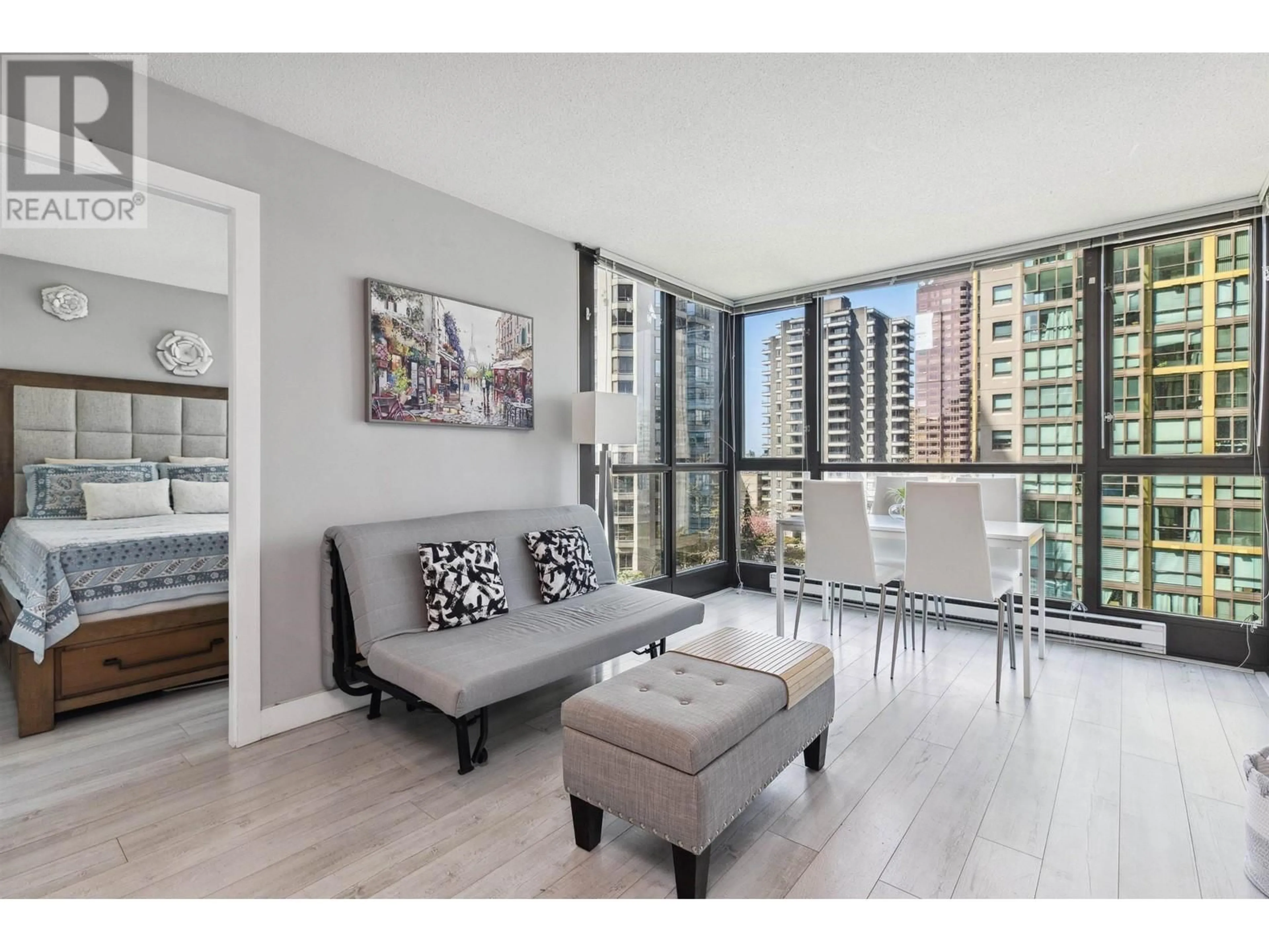 Living room with furniture, unknown for 607 - 1331 ALBERNI STREET, Vancouver British Columbia V6E4S1