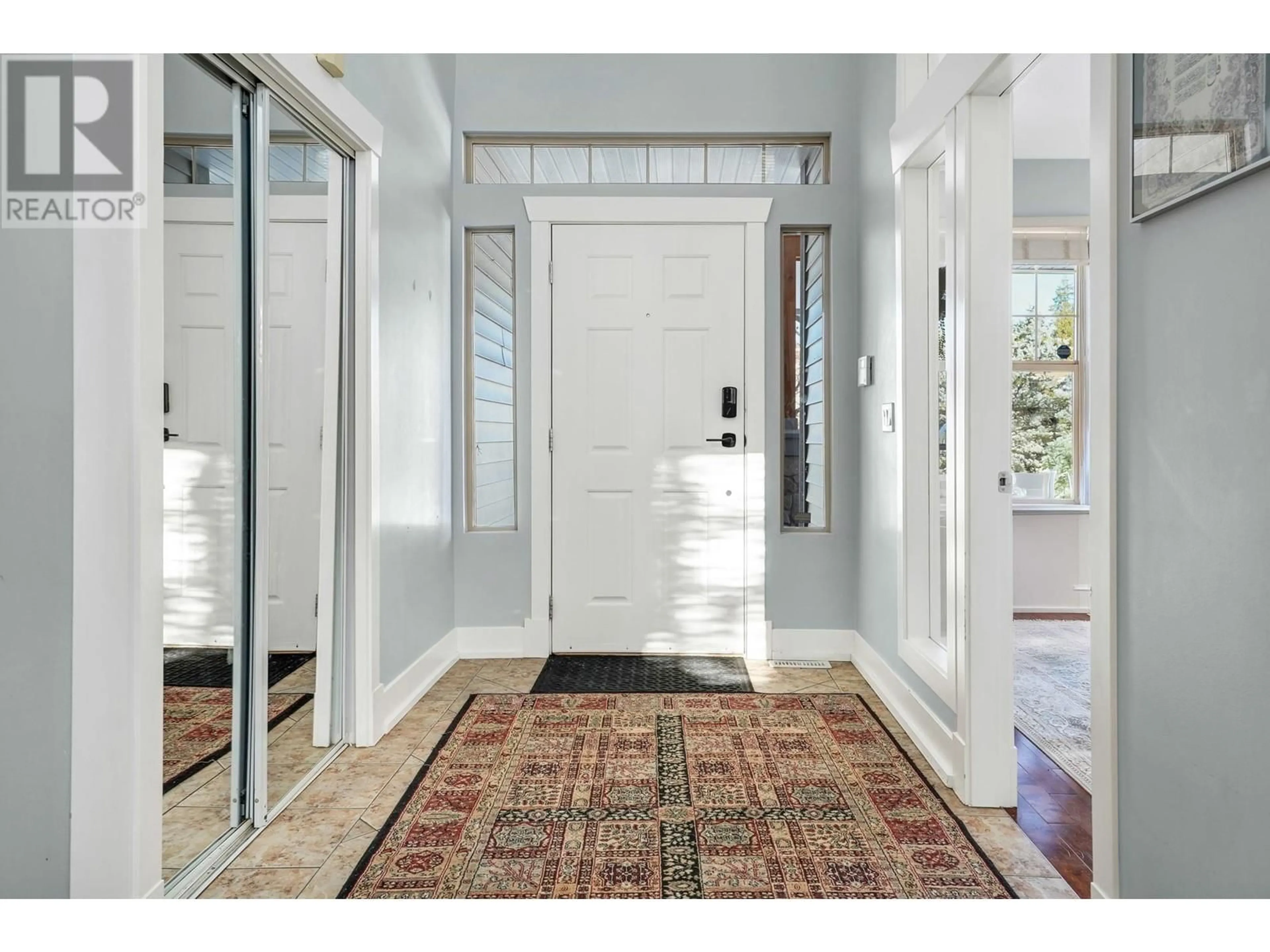 Indoor entryway for 24760 KIMOLA DRIVE, Maple Ridge British Columbia V2W0A6